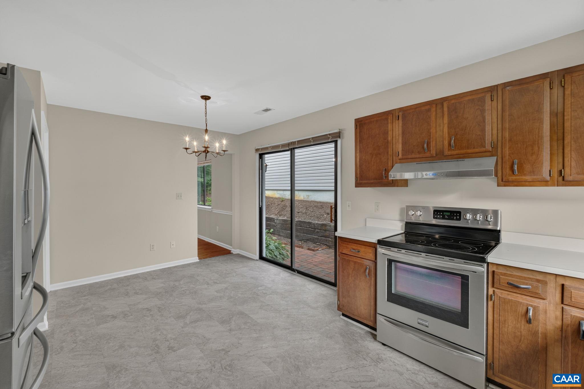 1500 LAKE FOREST DR