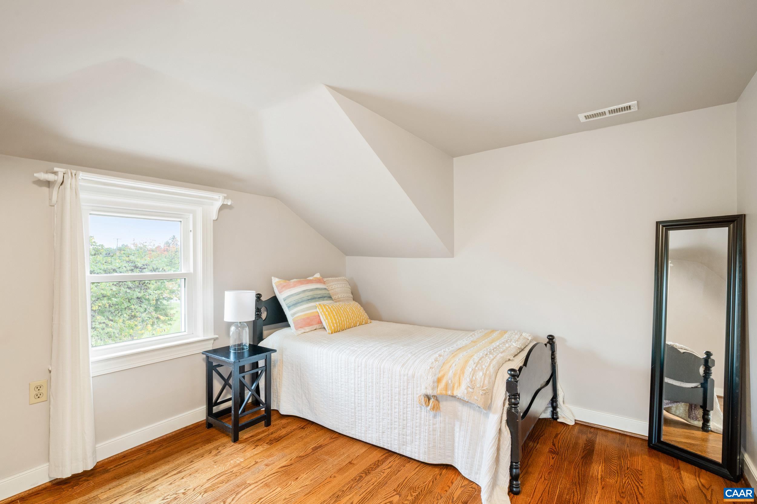 1457 CROZET AVE