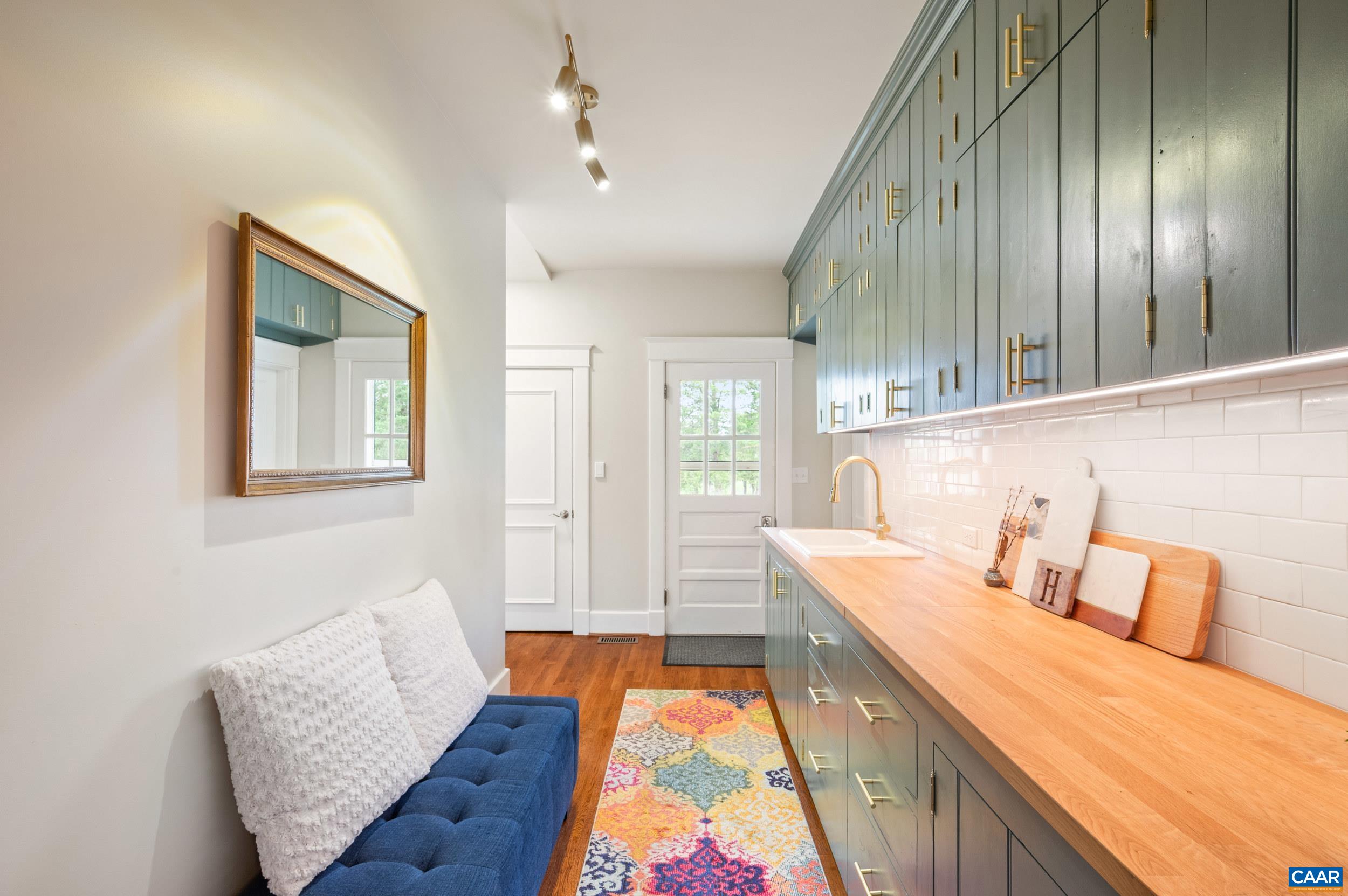 1457 CROZET AVE