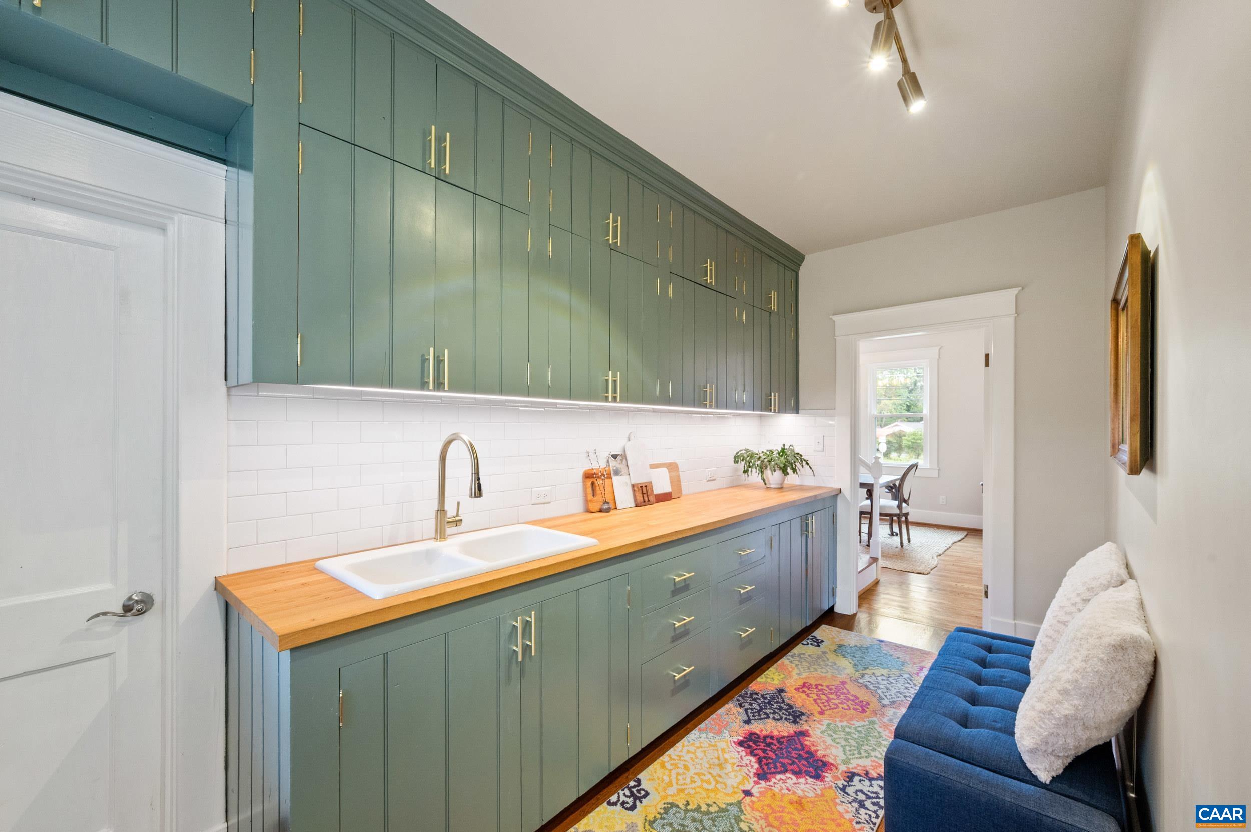 1457 CROZET AVE