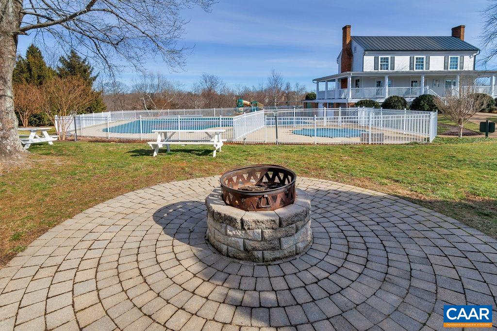 5075 STILL POND CT