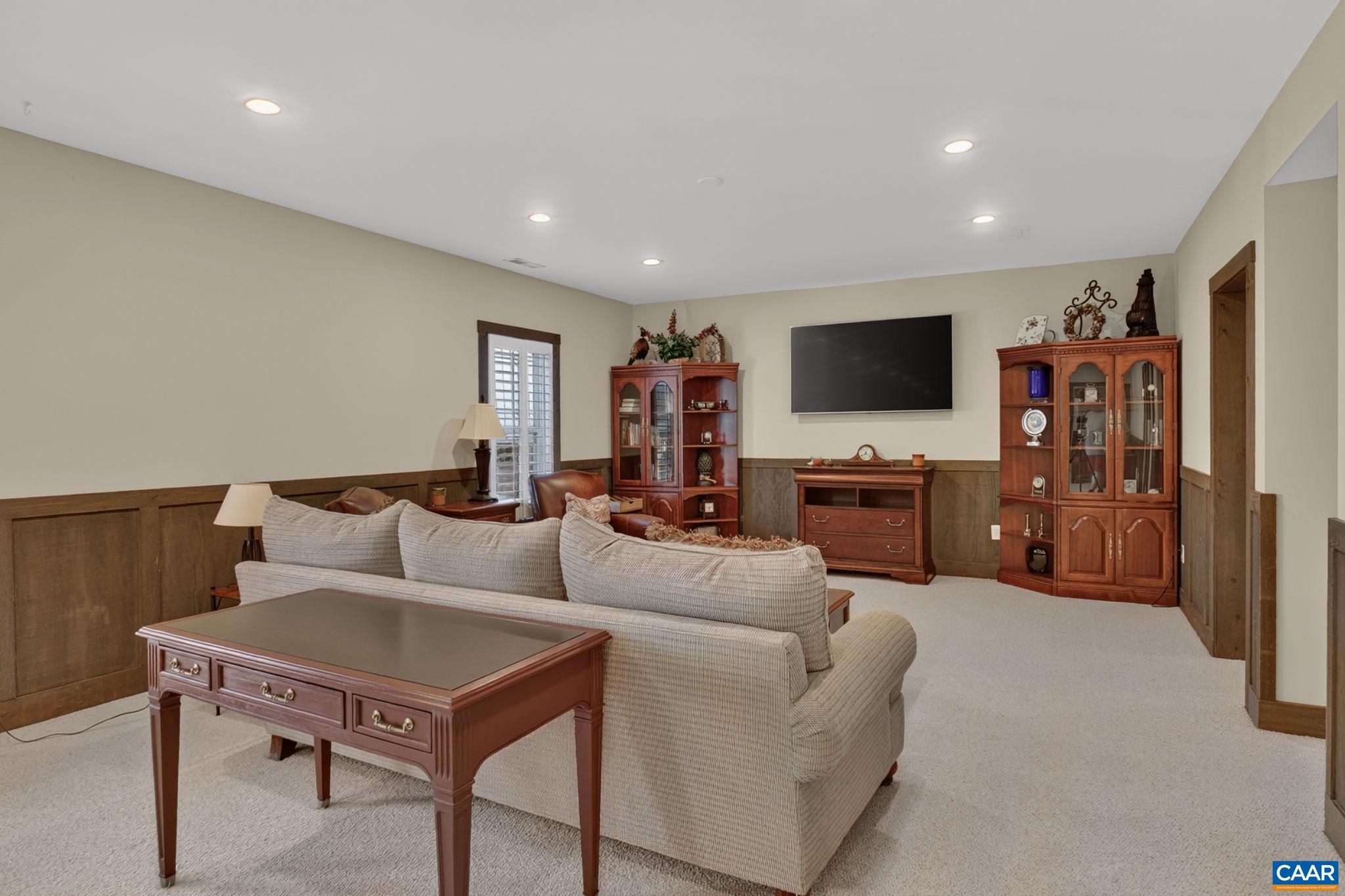 185 HIGHLAND CIR