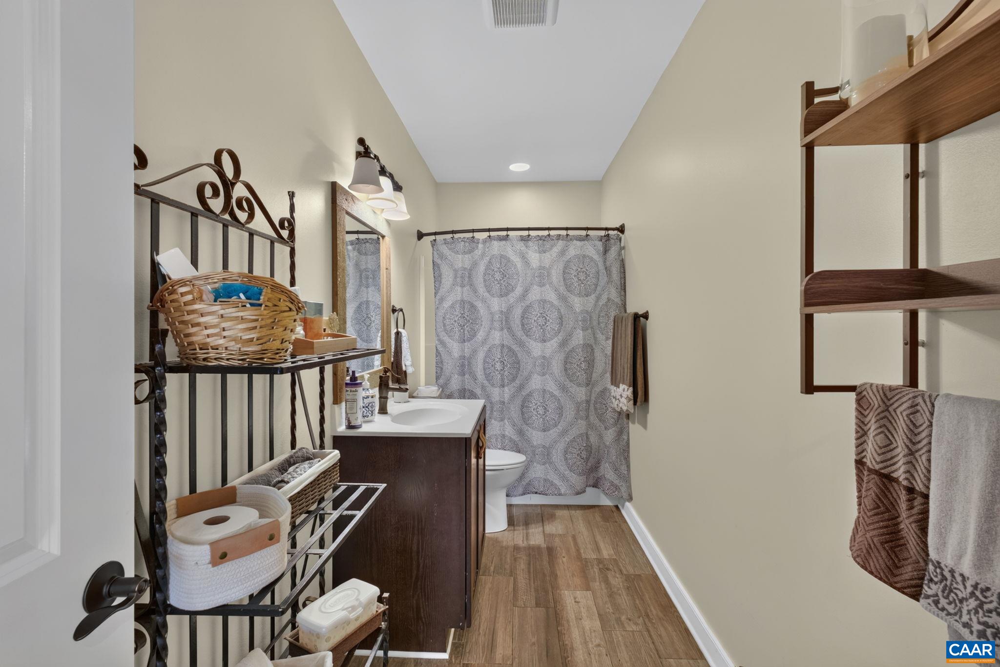 185 HIGHLAND CIR