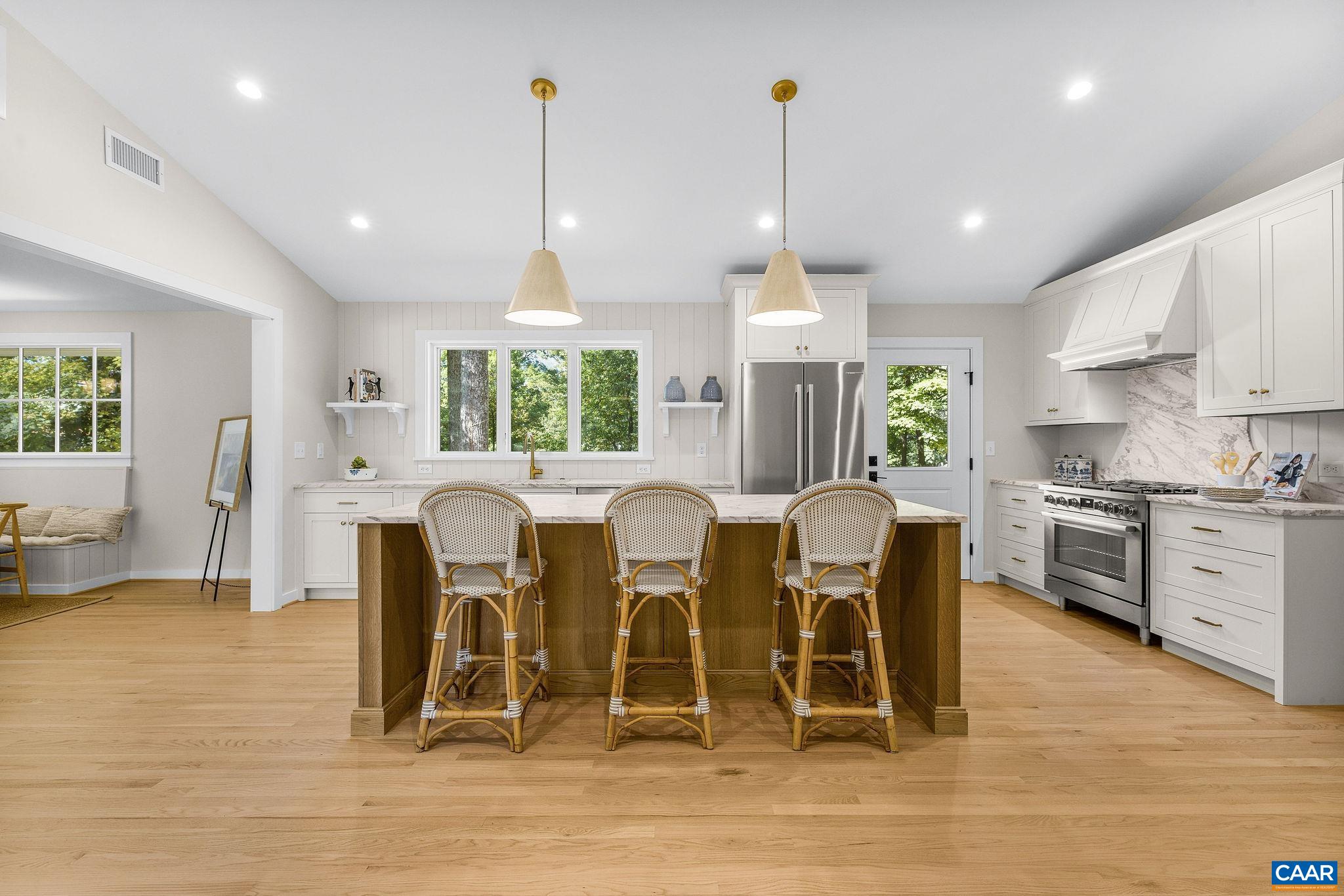 120 BUCKINGHAM RD