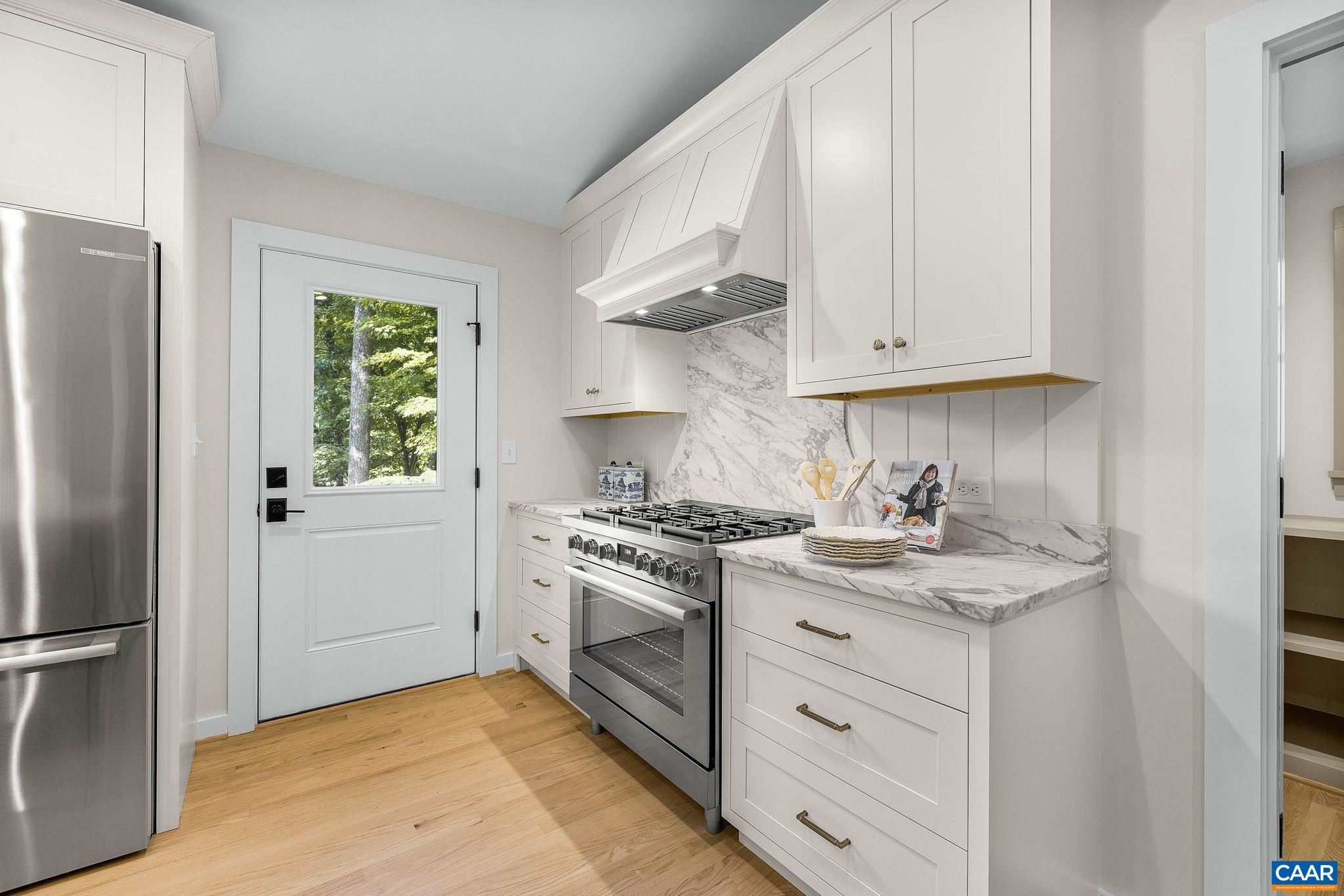 120 BUCKINGHAM RD