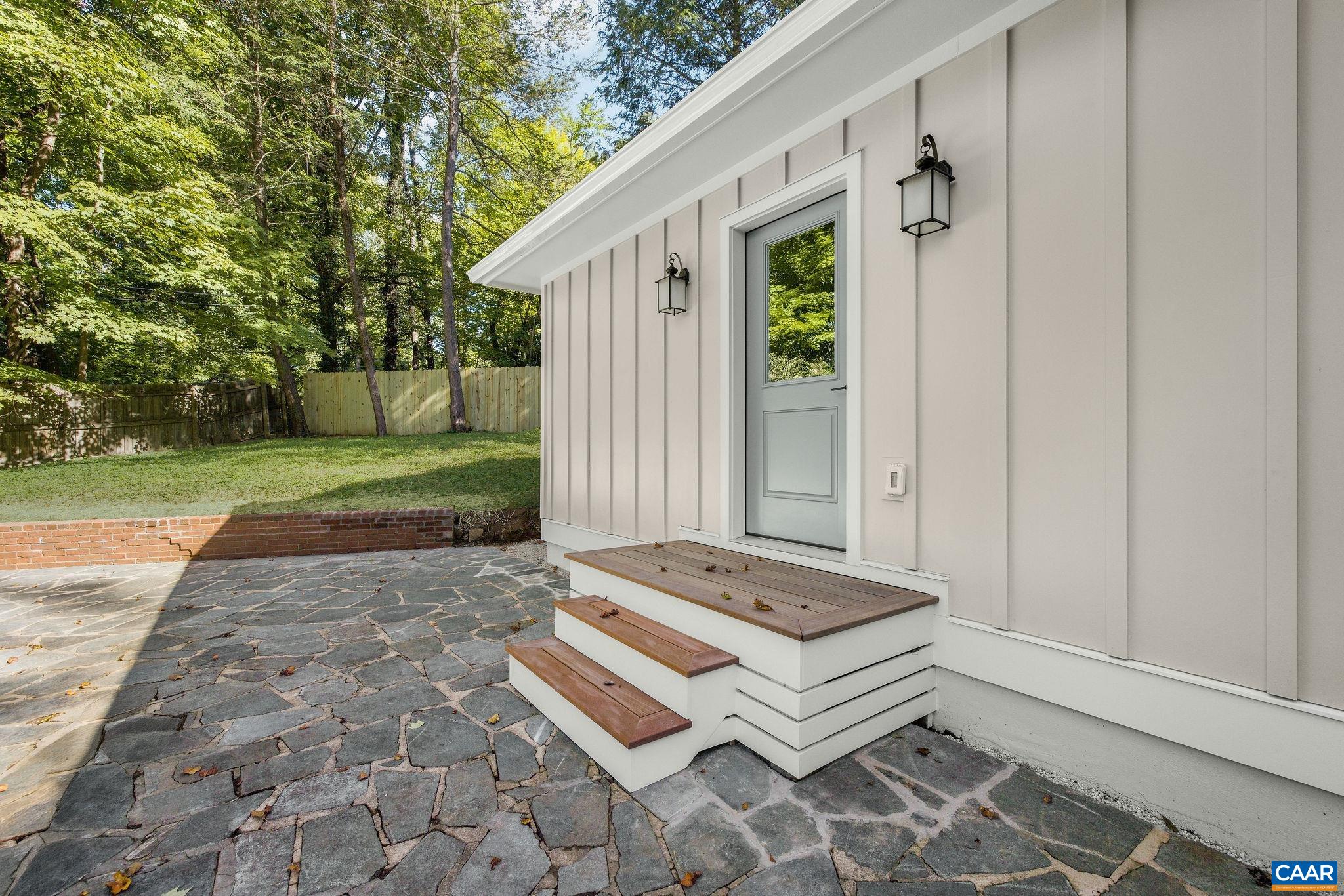 120 BUCKINGHAM RD