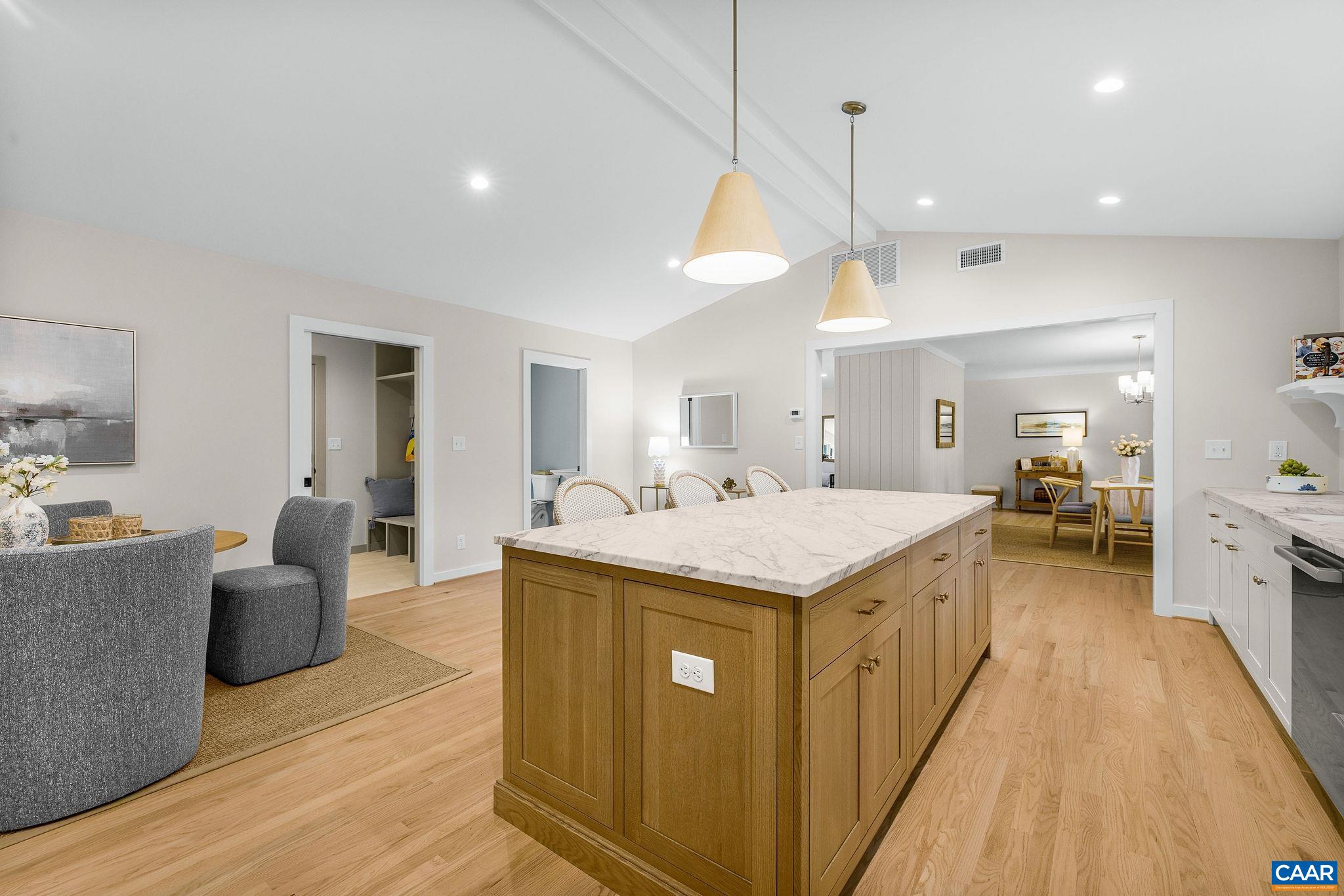 120 BUCKINGHAM RD