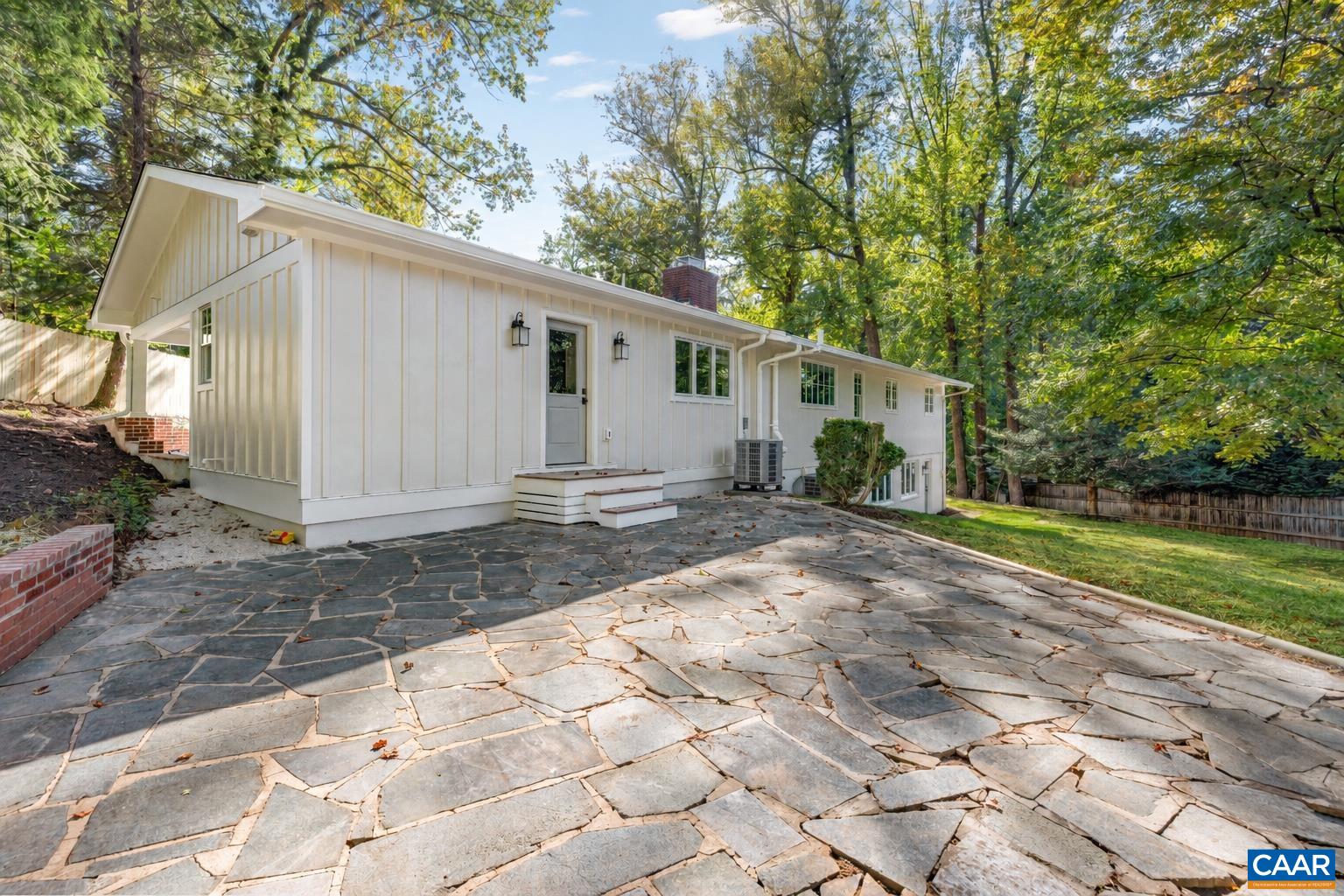 120 BUCKINGHAM RD