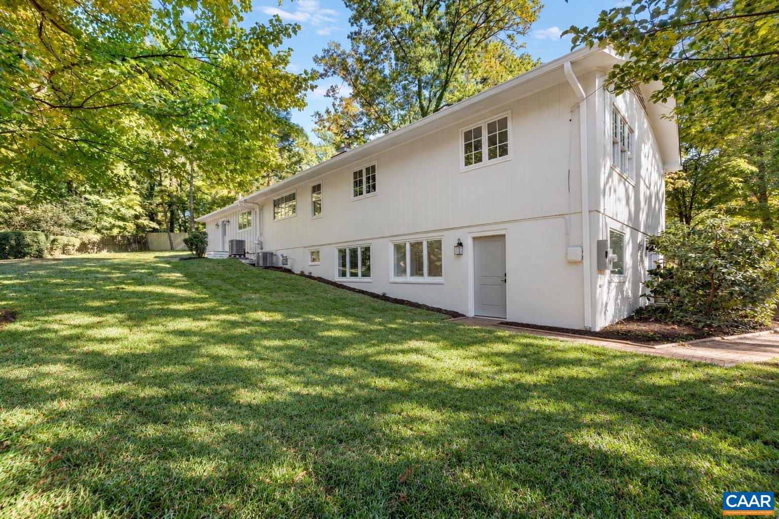 120 BUCKINGHAM RD