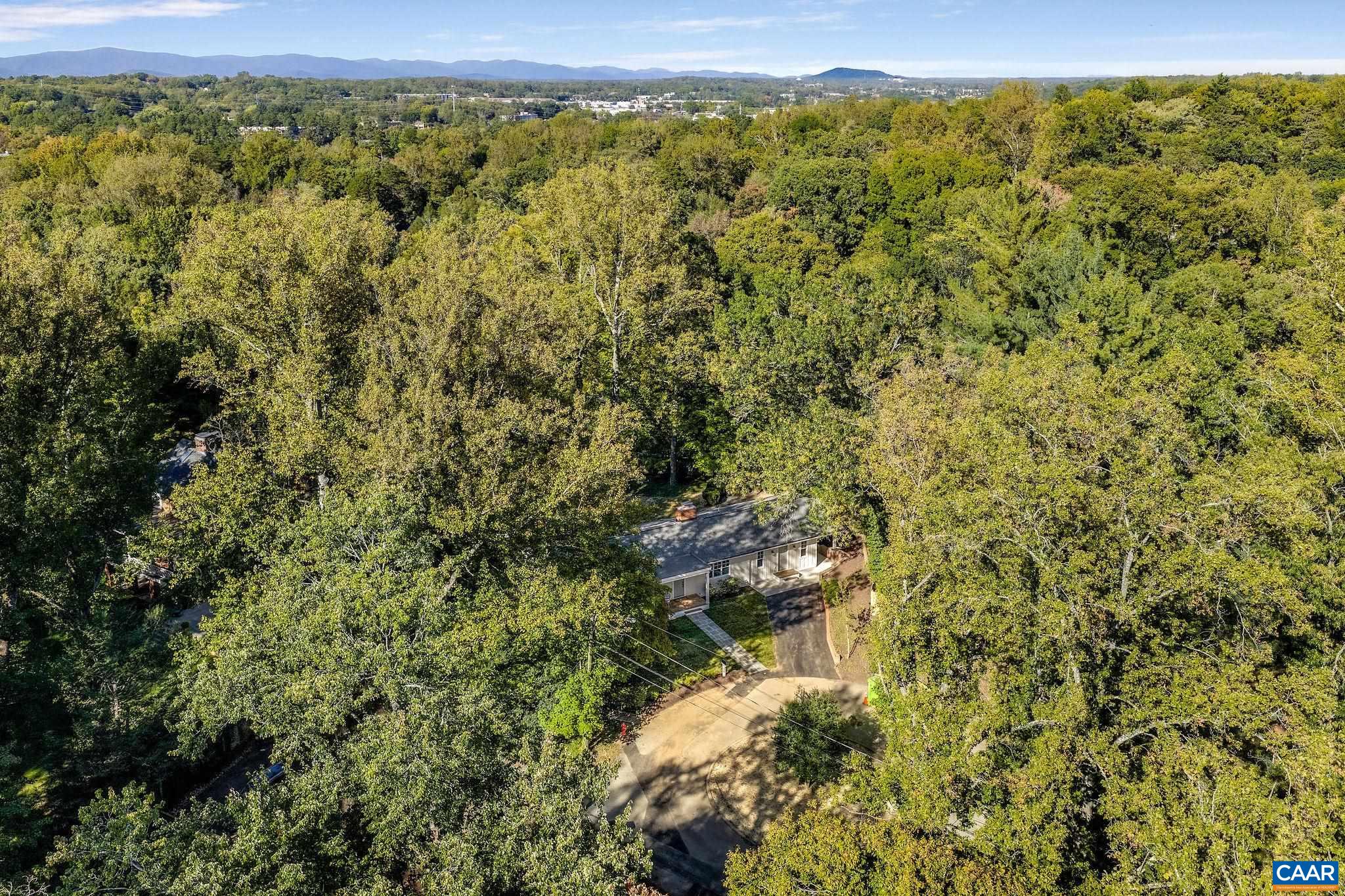 120 BUCKINGHAM RD