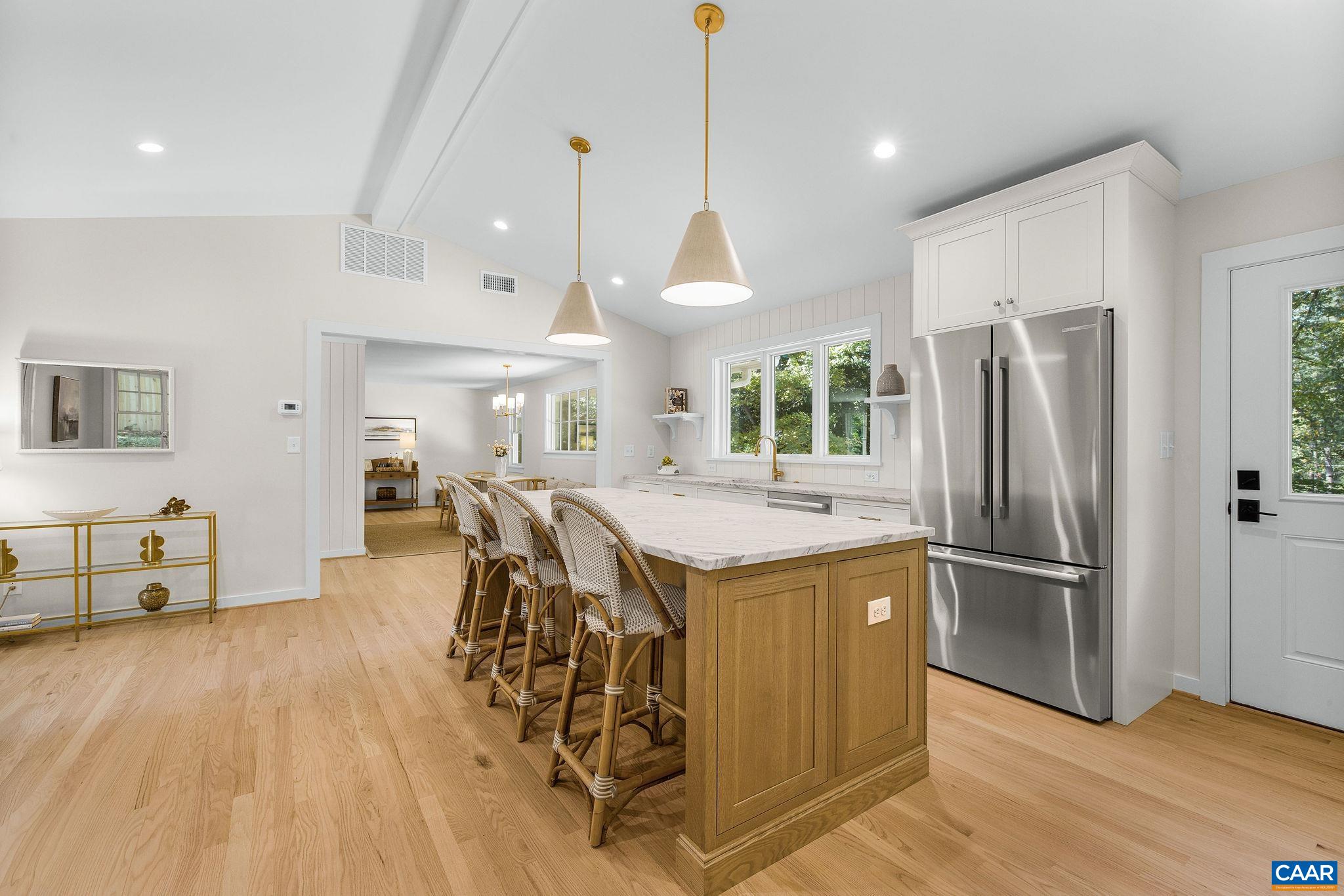 120 BUCKINGHAM RD