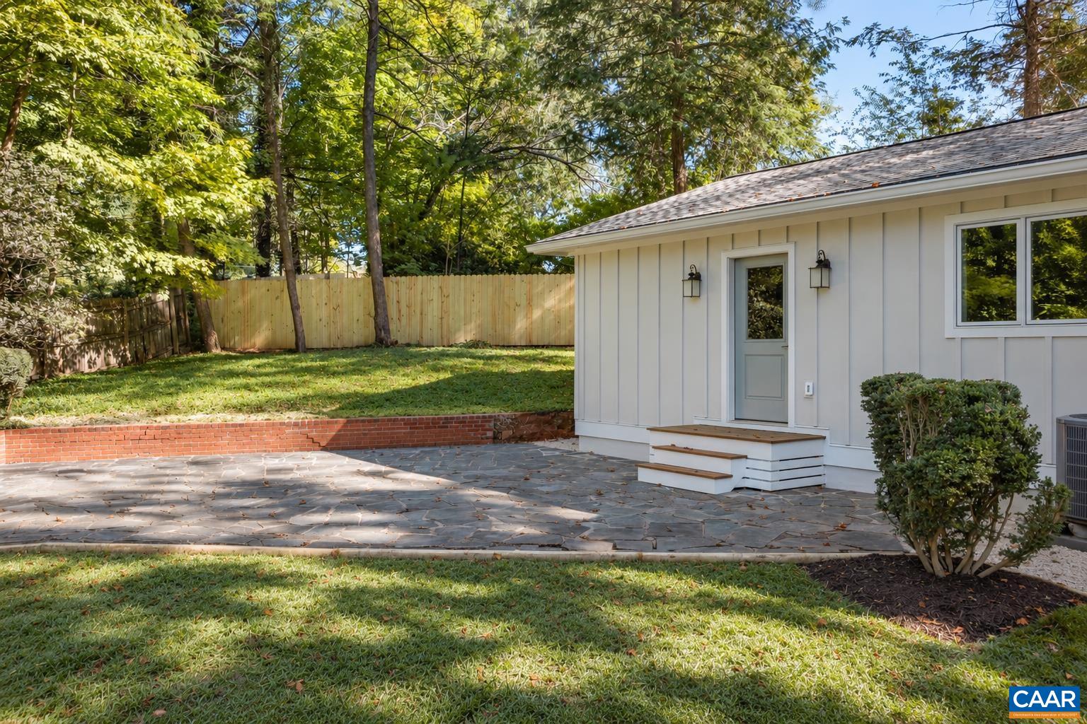 120 BUCKINGHAM RD