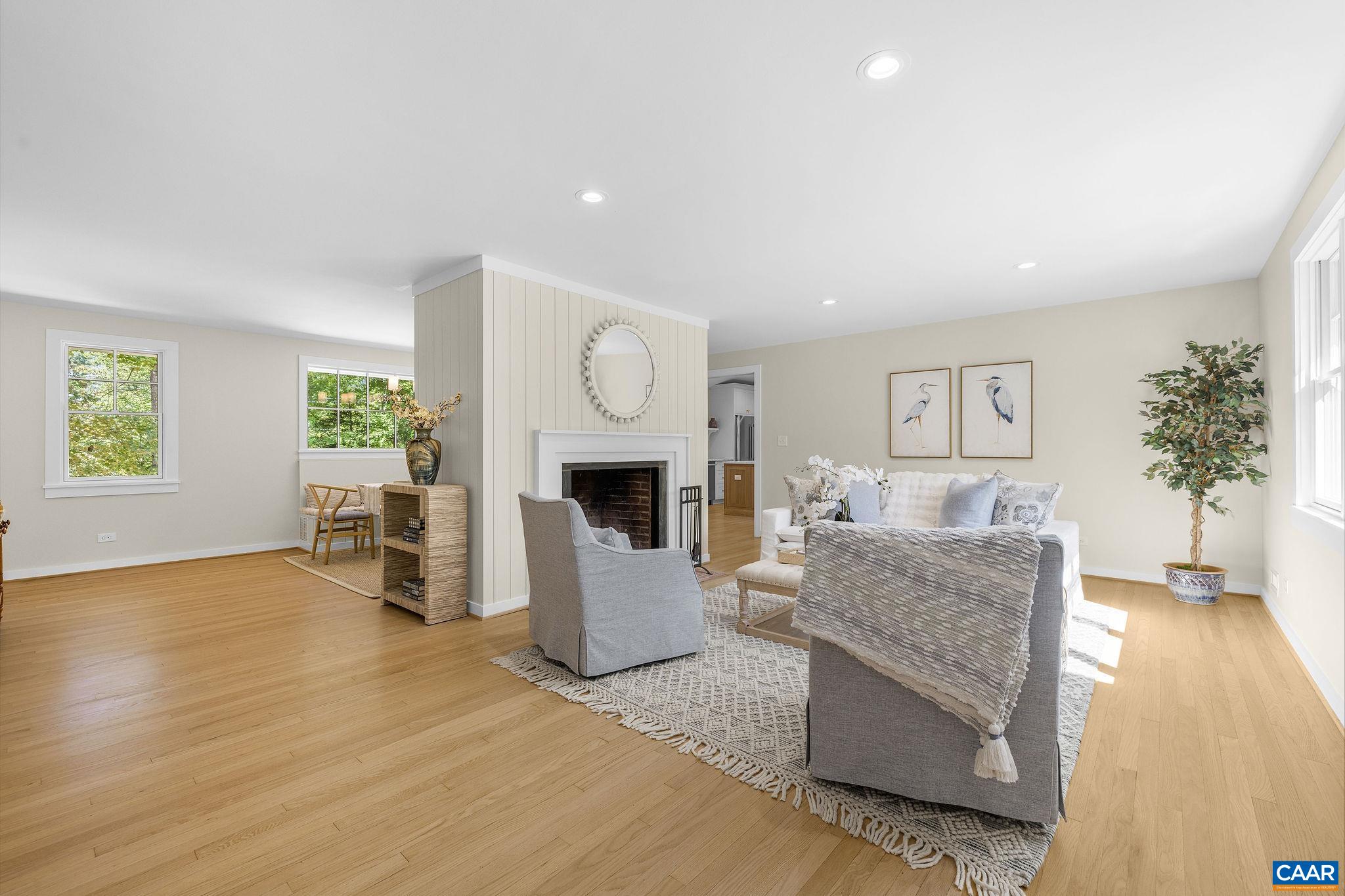 120 BUCKINGHAM RD