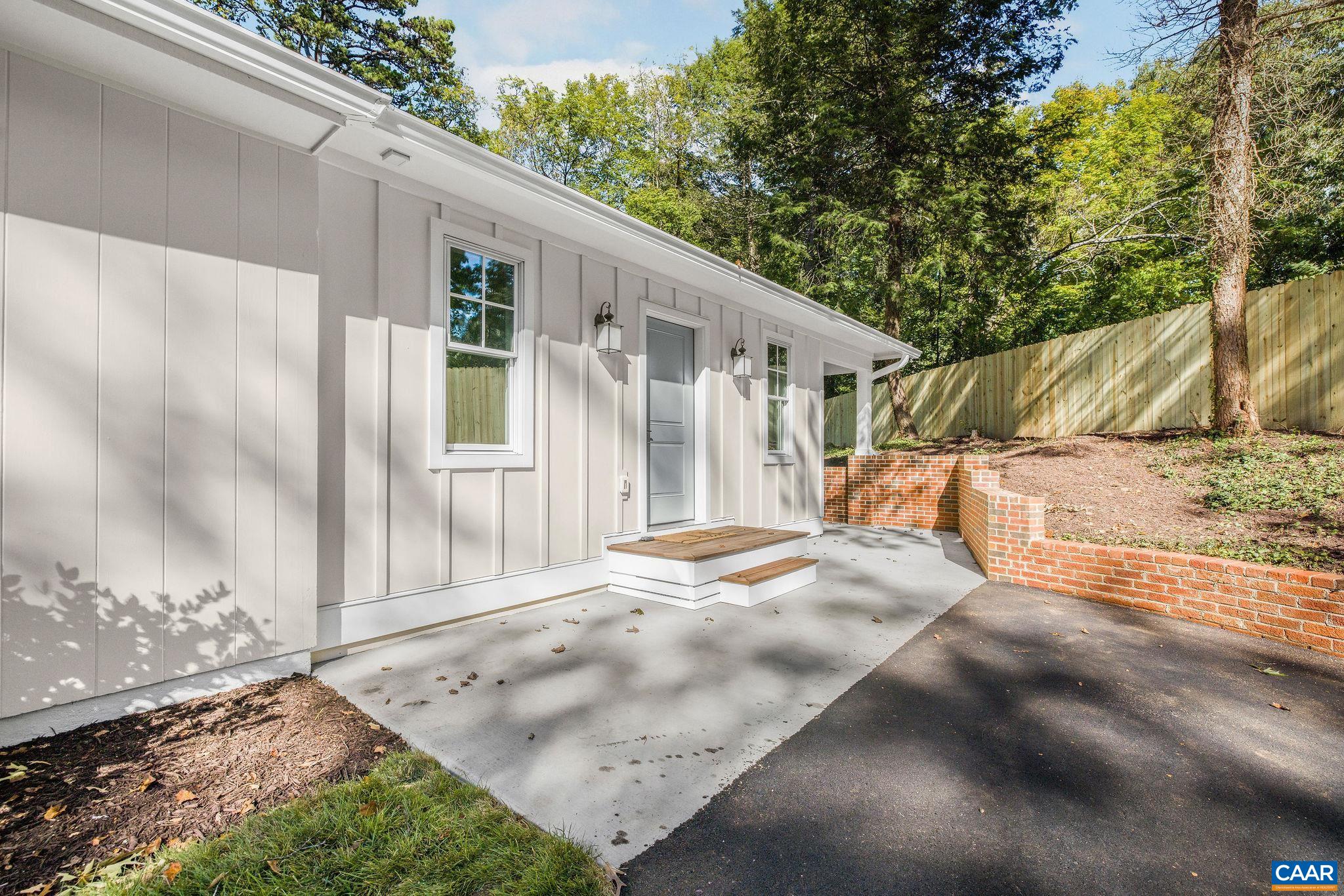 120 BUCKINGHAM RD