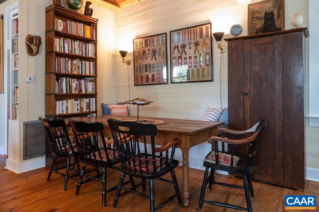 6319 SCHOOLHOUSE HL