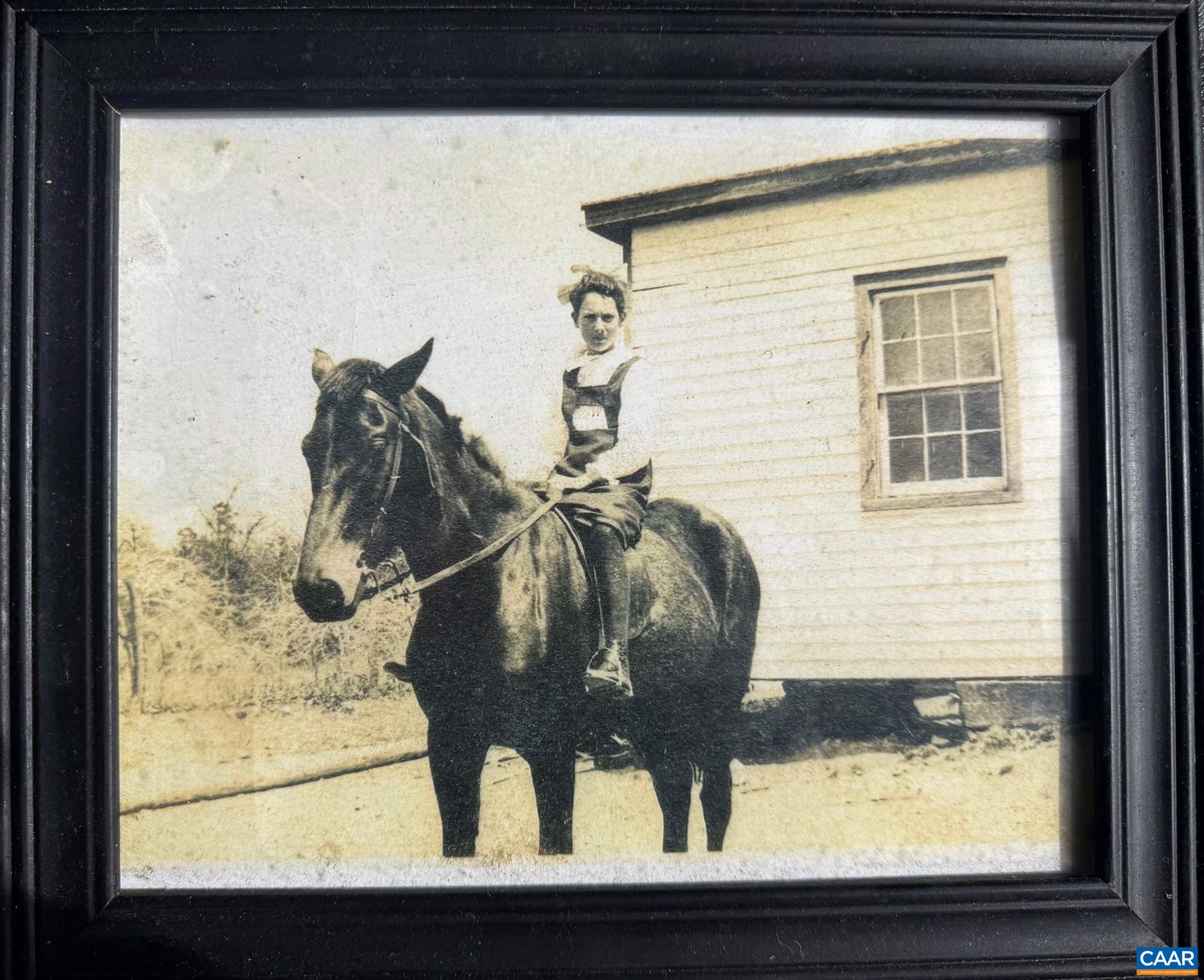 6319 SCHOOLHOUSE HL