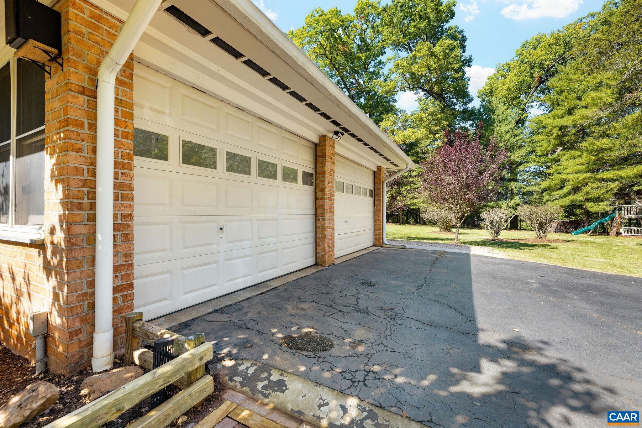 345 FOREST RIDGE RD