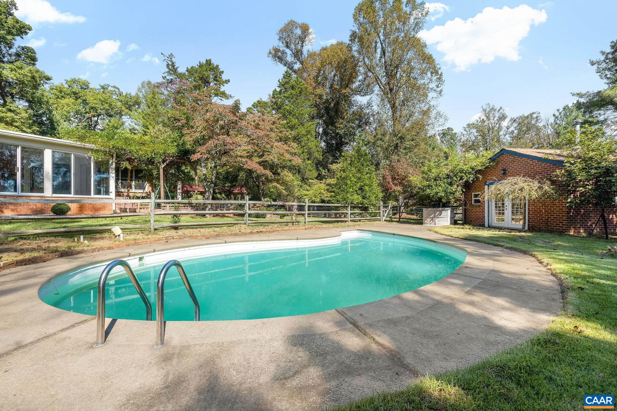 345 FOREST RIDGE RD