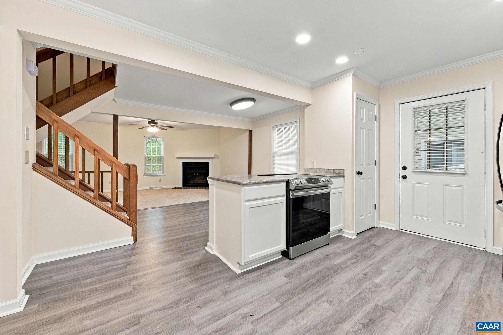 2384 WHITNEY CT