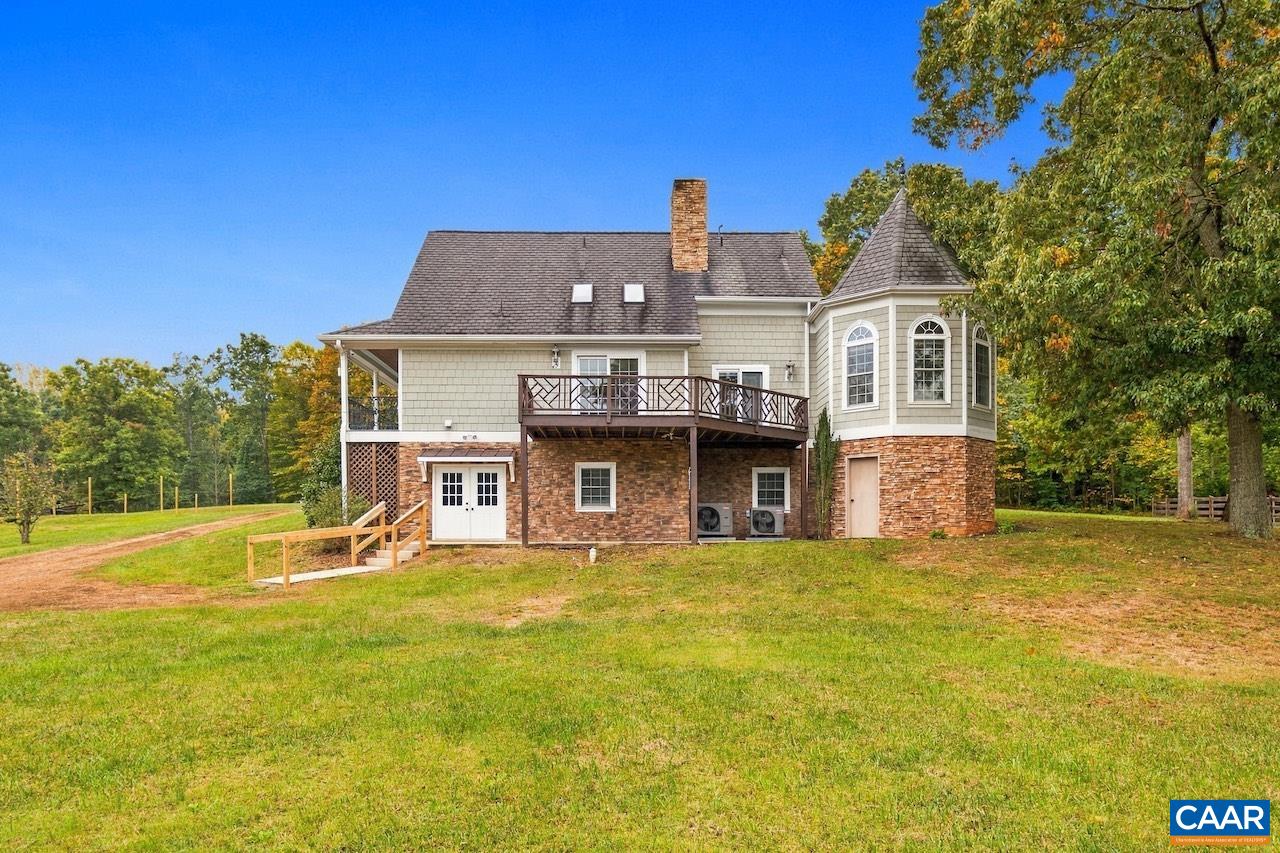370 PINEY MOUNTAIN LN