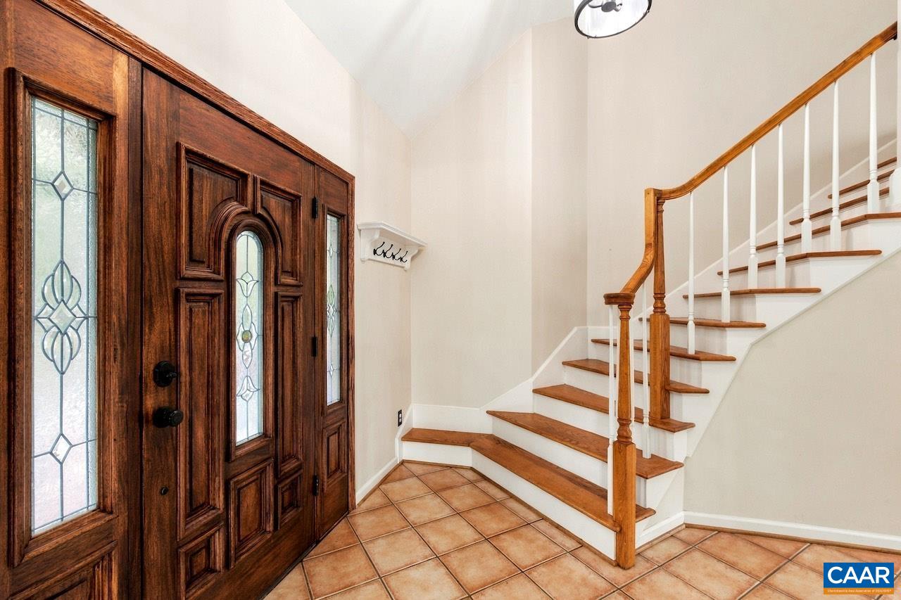 370 PINEY MOUNTAIN LN
