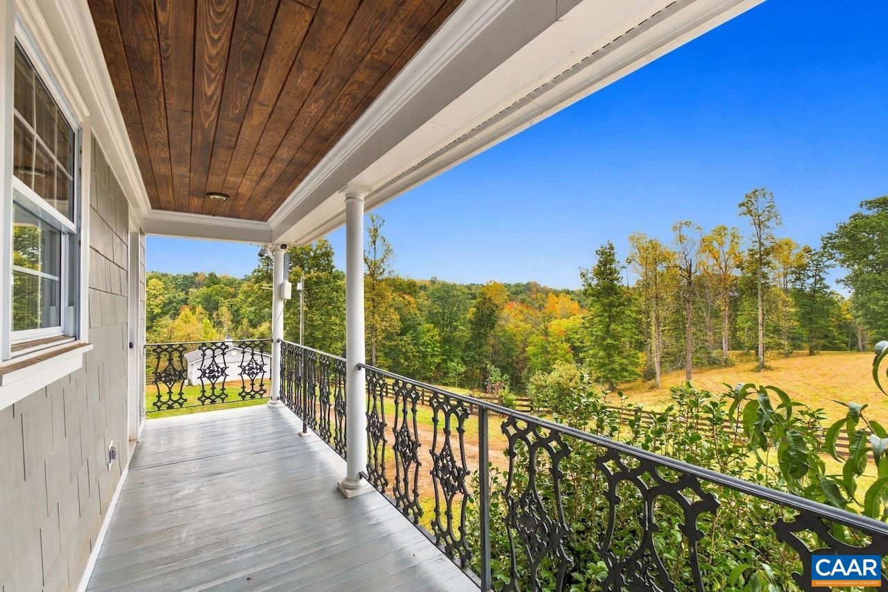 370 PINEY MOUNTAIN LN
