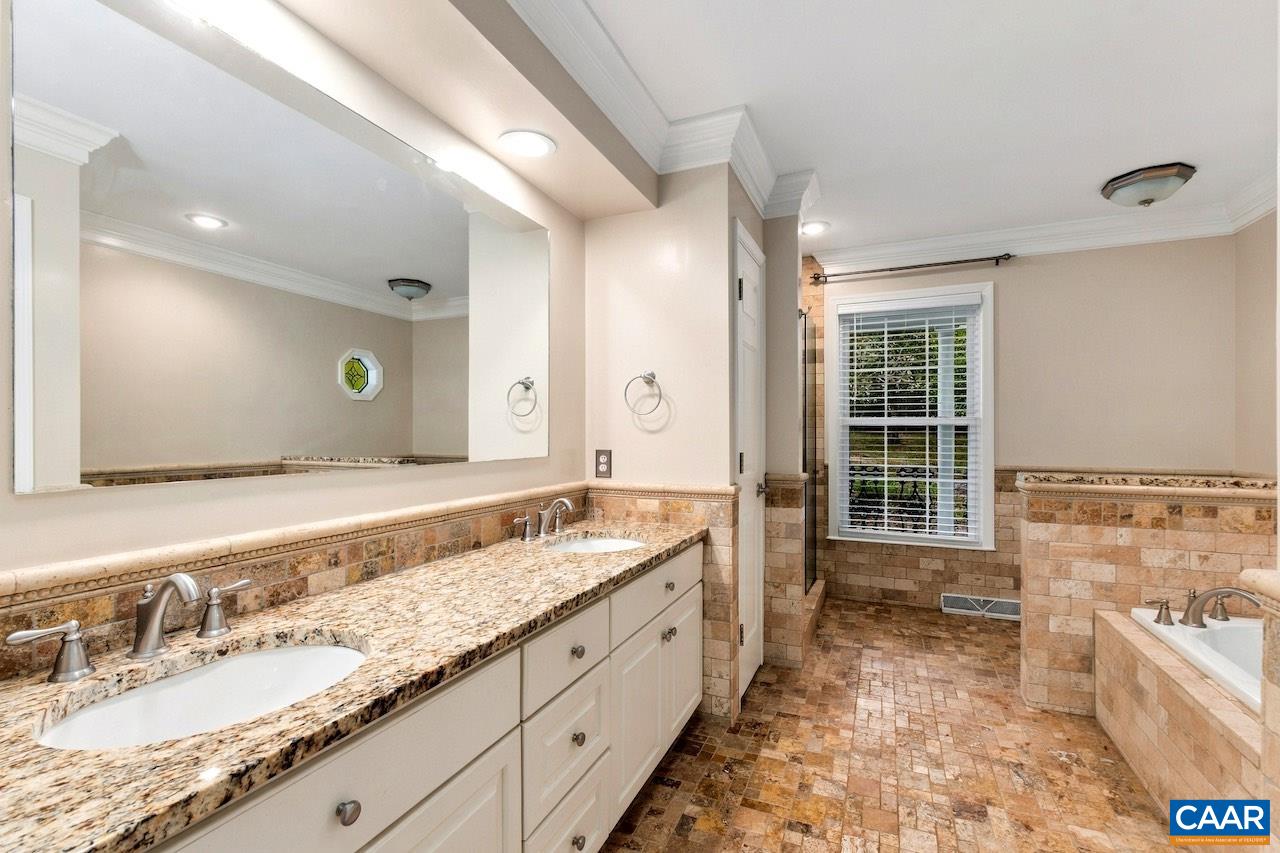 370 PINEY MOUNTAIN LN