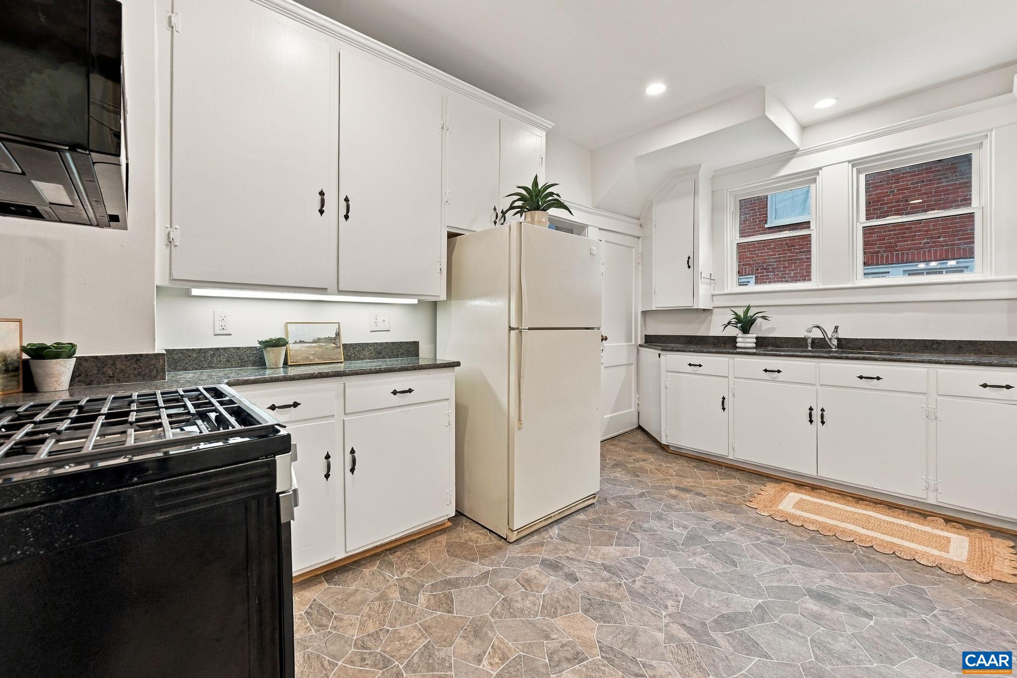 2706 JEFFERSON PARK AVE