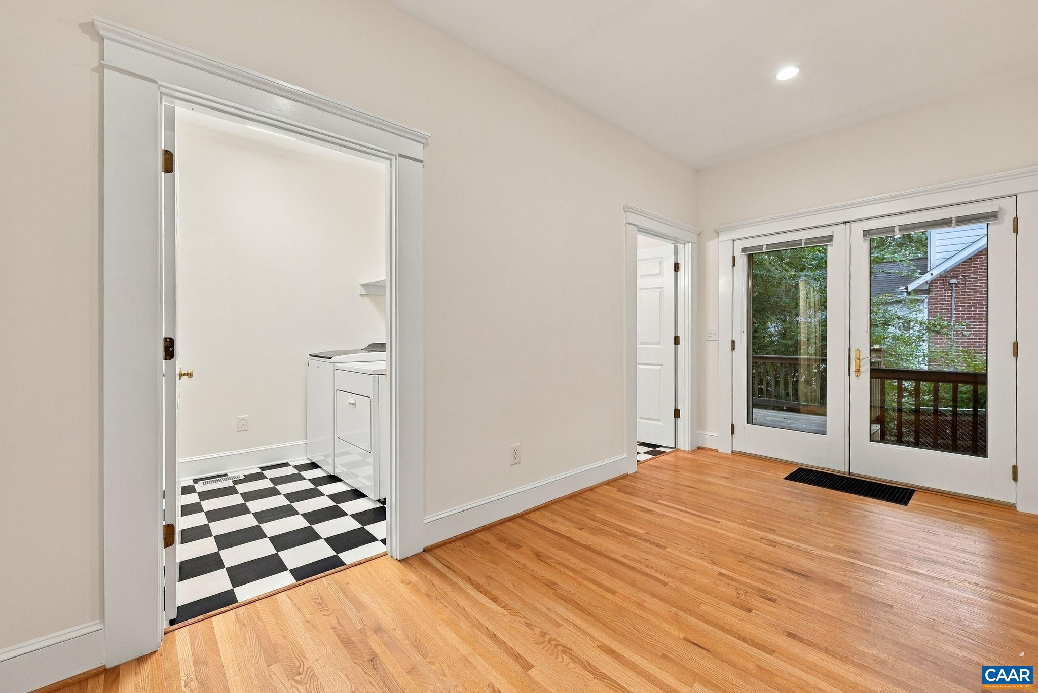 2706 JEFFERSON PARK AVE