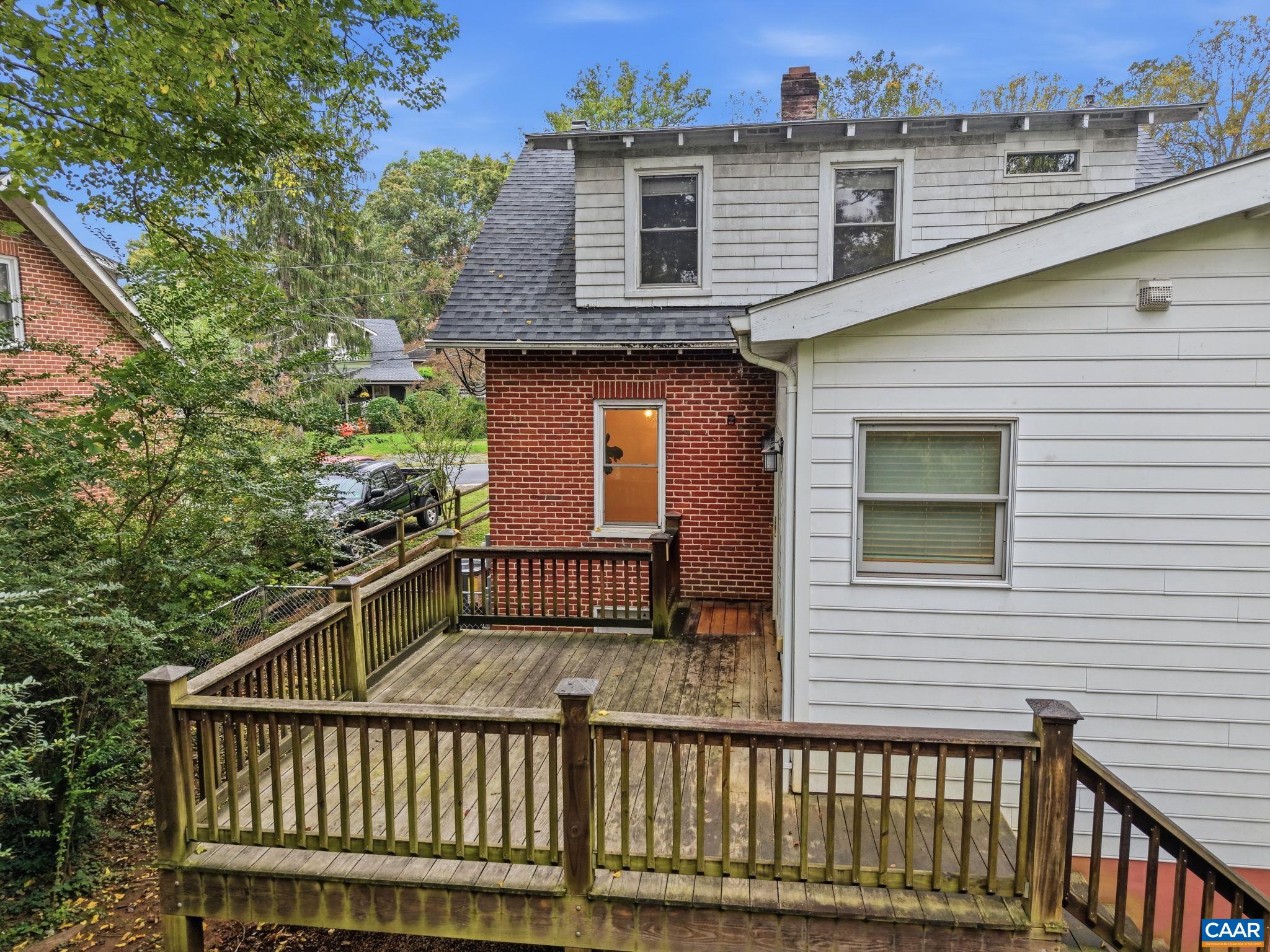 2706 JEFFERSON PARK AVE