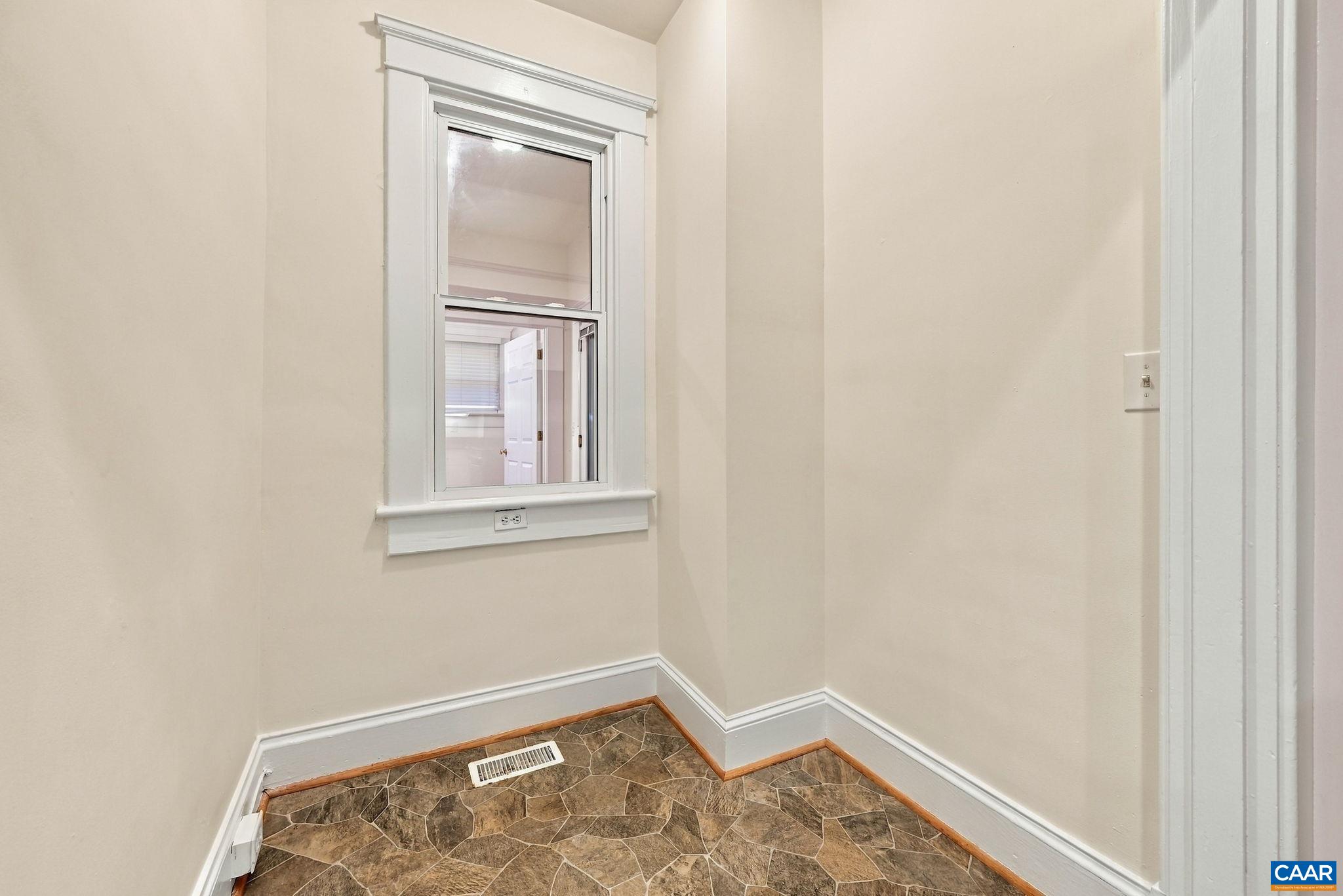 2706 JEFFERSON PARK AVE