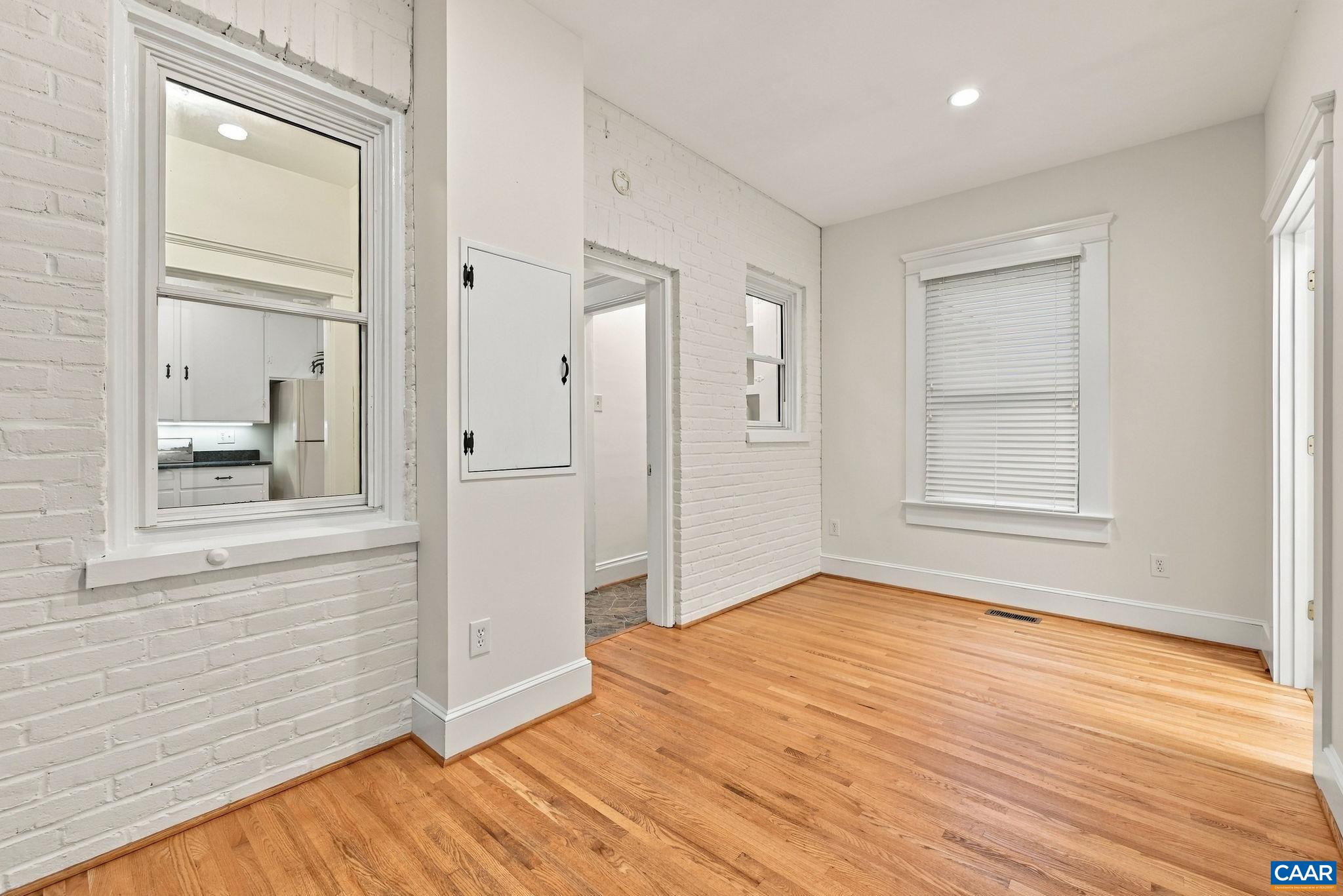 2706 JEFFERSON PARK AVE