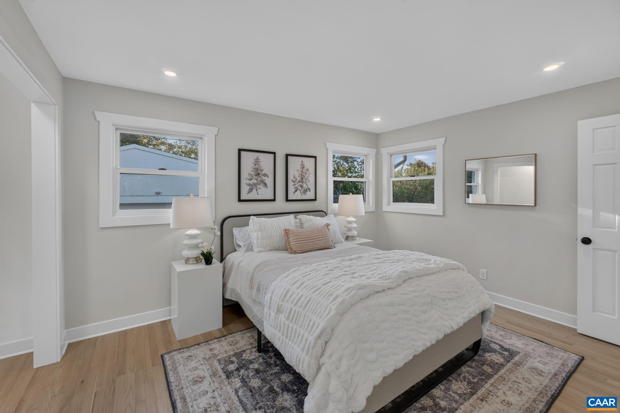 1304 LESTER DR