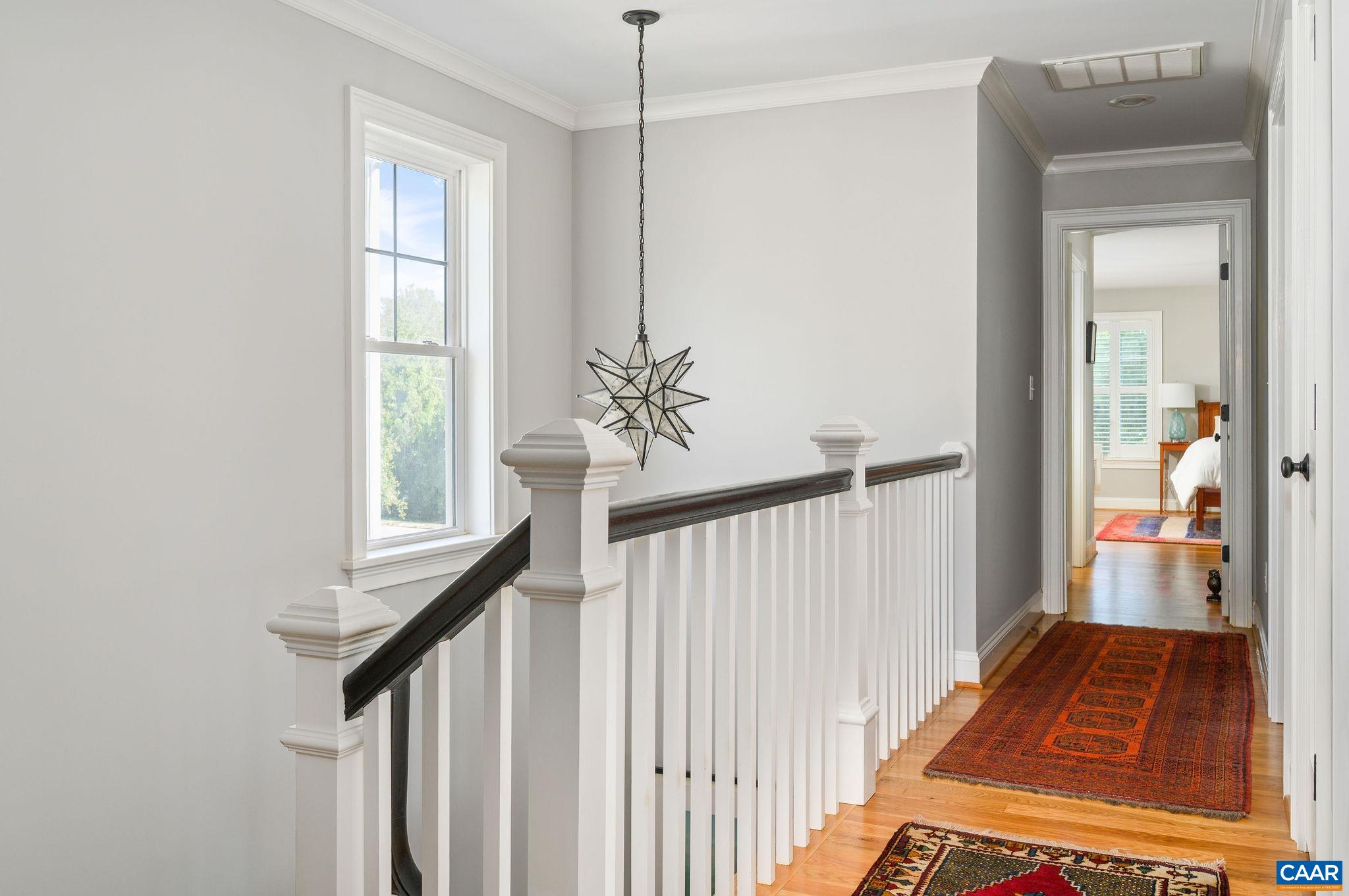 910 LOCHLYN HILL LN