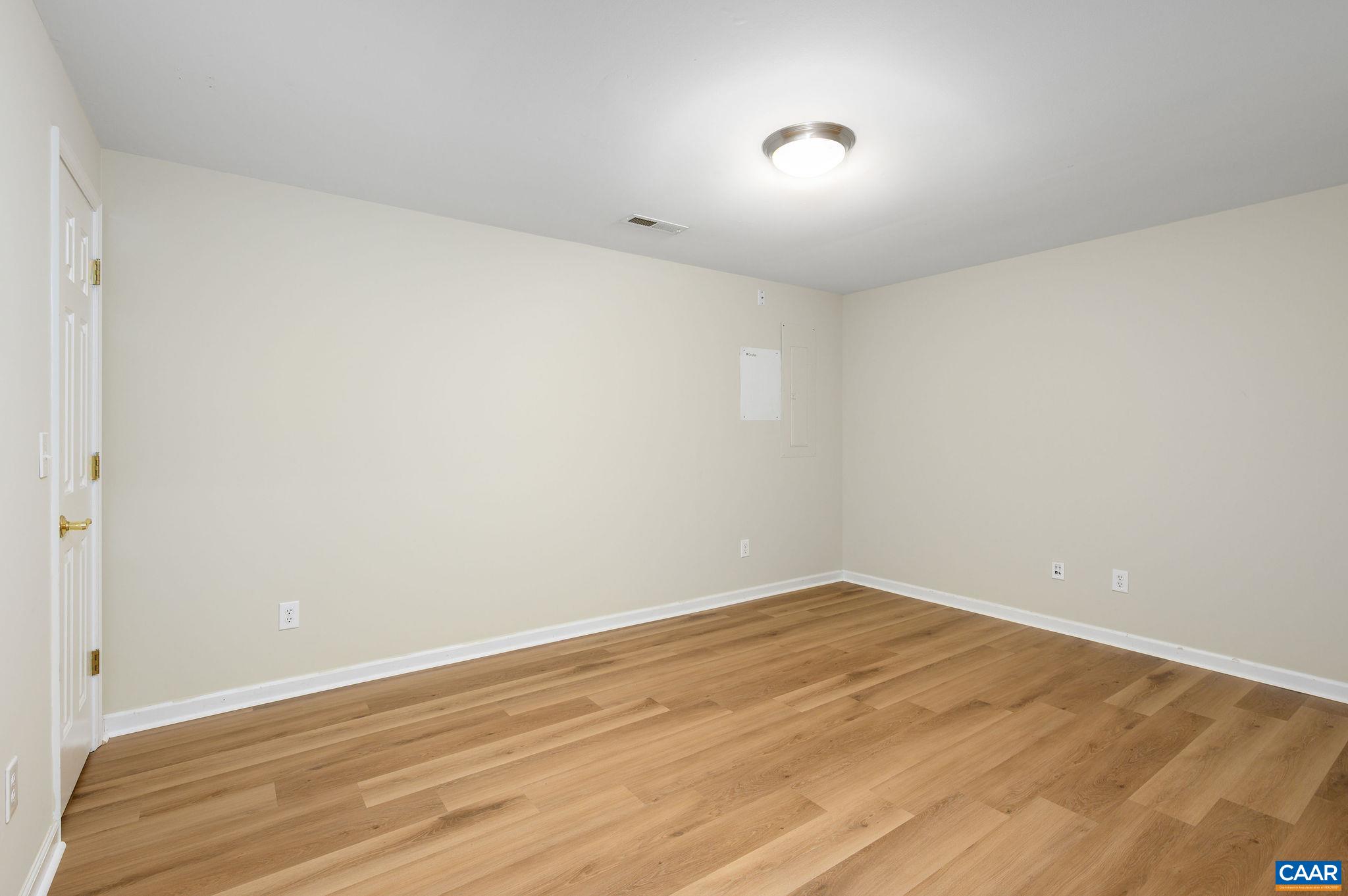 121 OLD FIFTH CIR