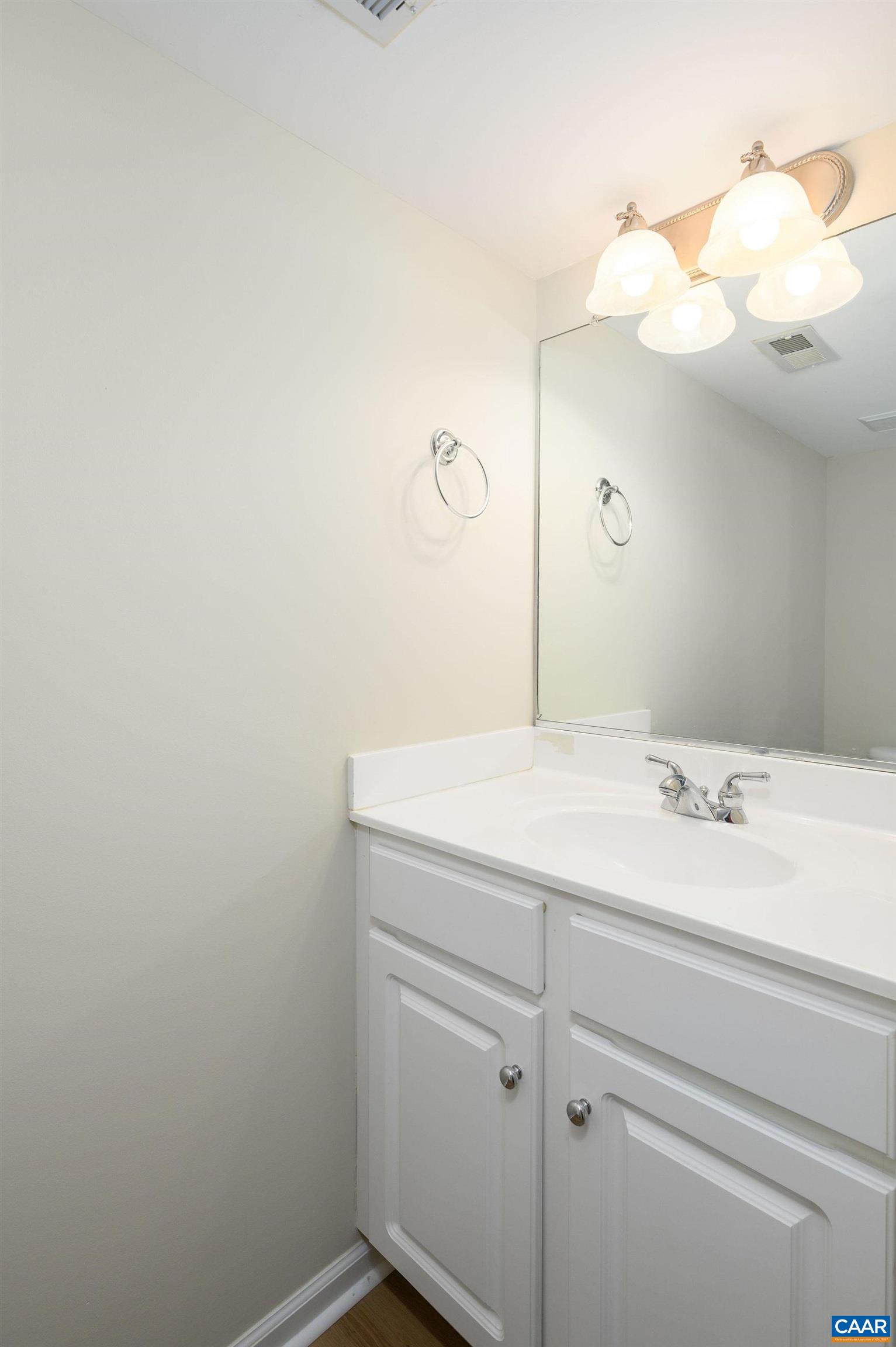 121 OLD FIFTH CIR