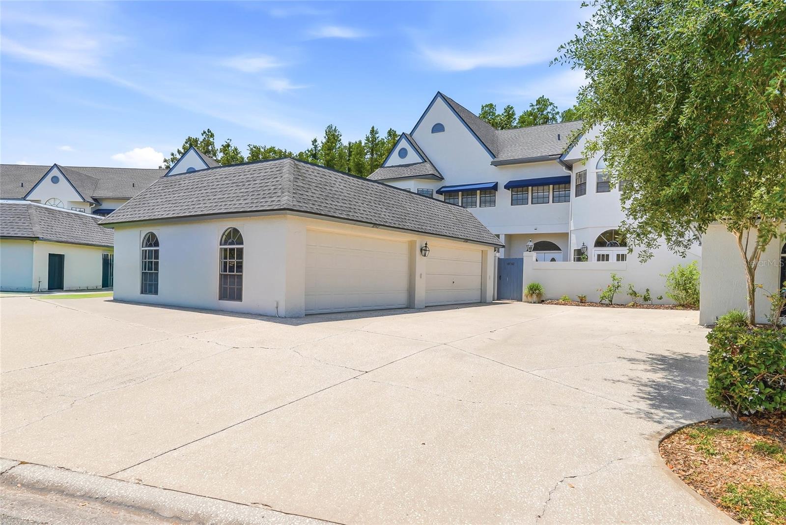 18740 WIMBLEDON CIR