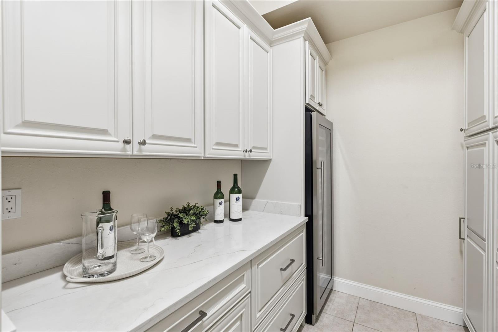 18655 AVENUE CAPRI