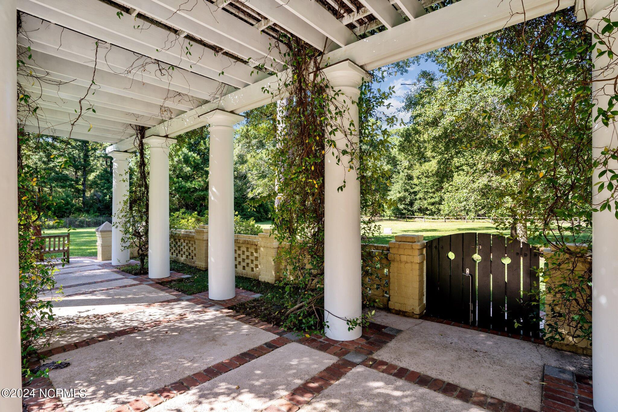 6417 Quail Run Road