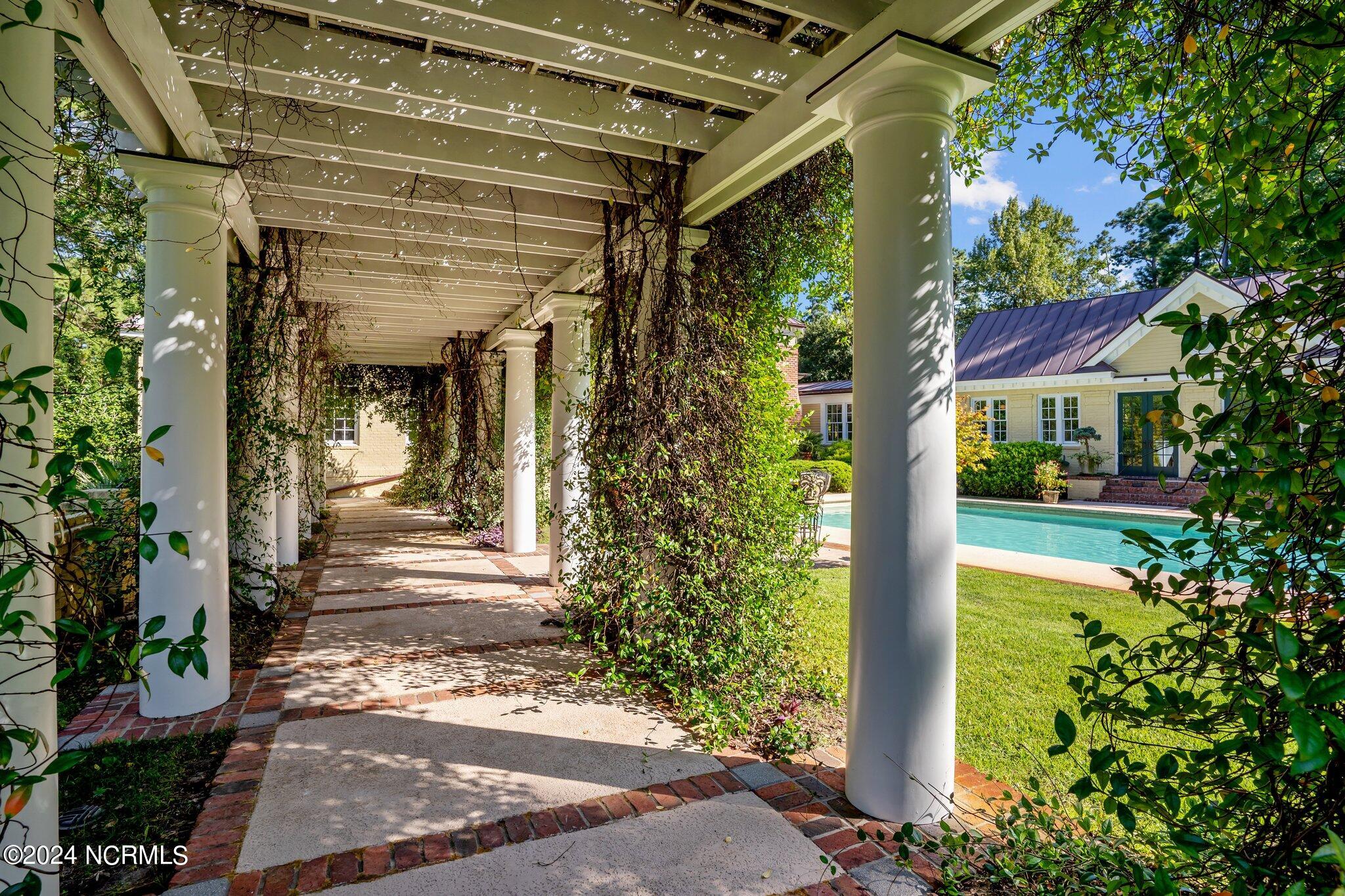 6417 Quail Run Road