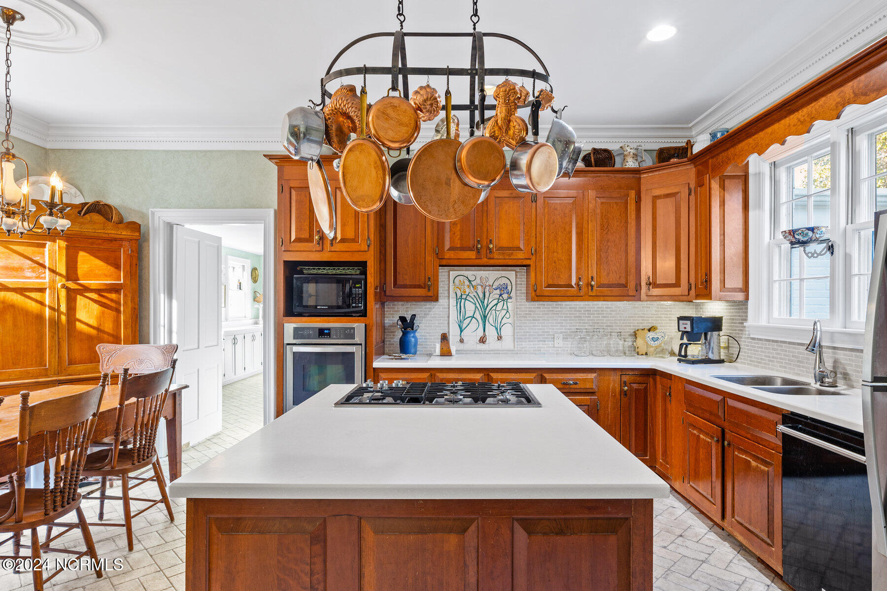 1110 Windsor Drive