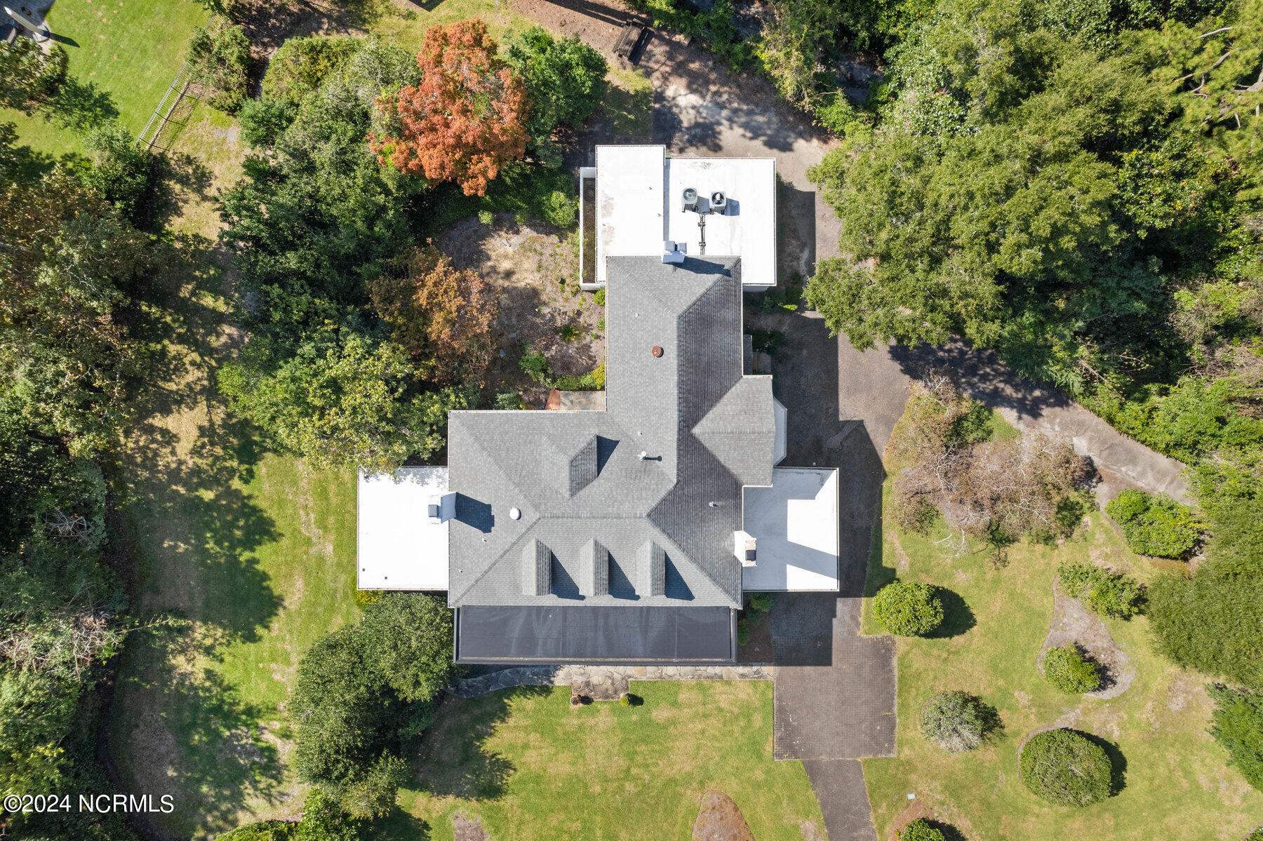 1110 Windsor Drive