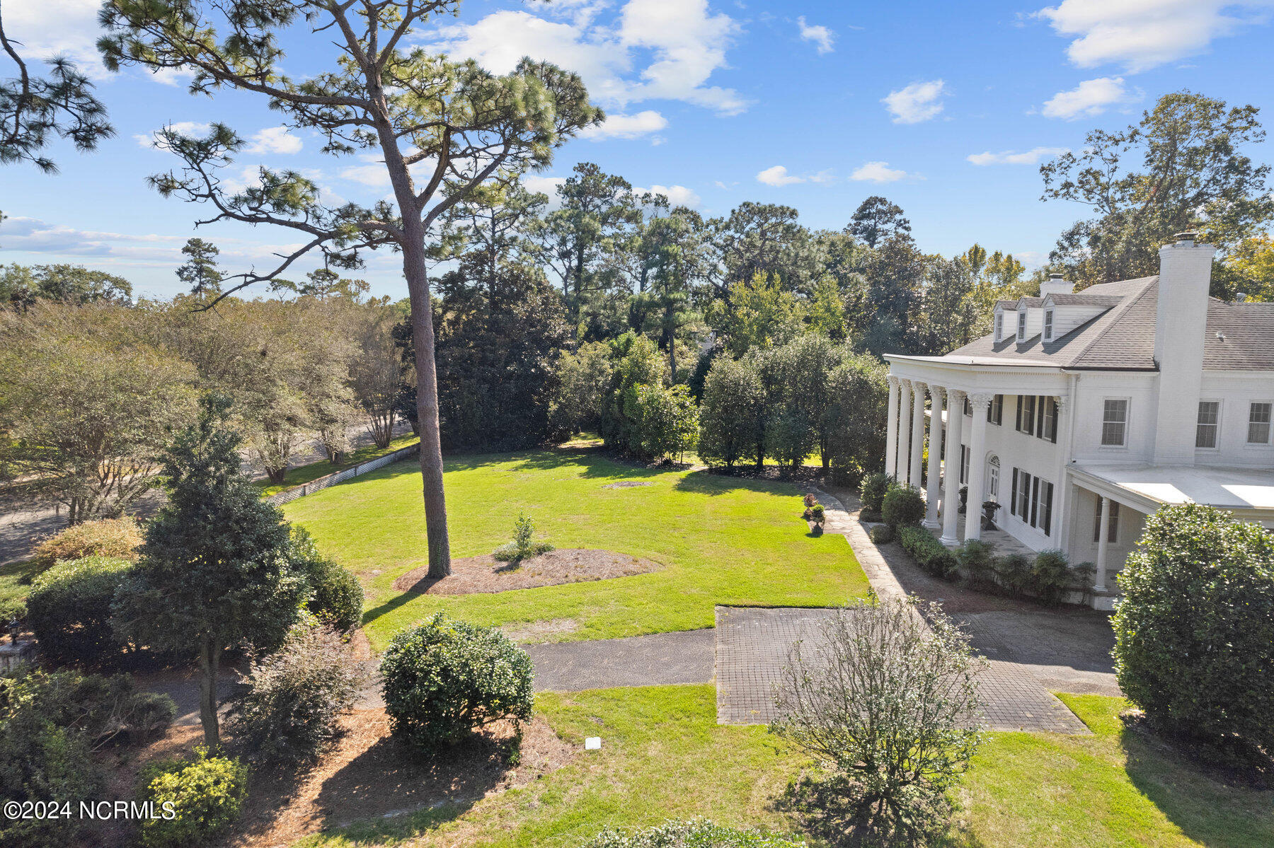 1110 Windsor Drive