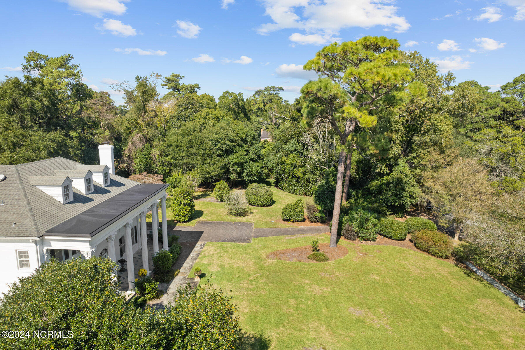 1110 Windsor Drive