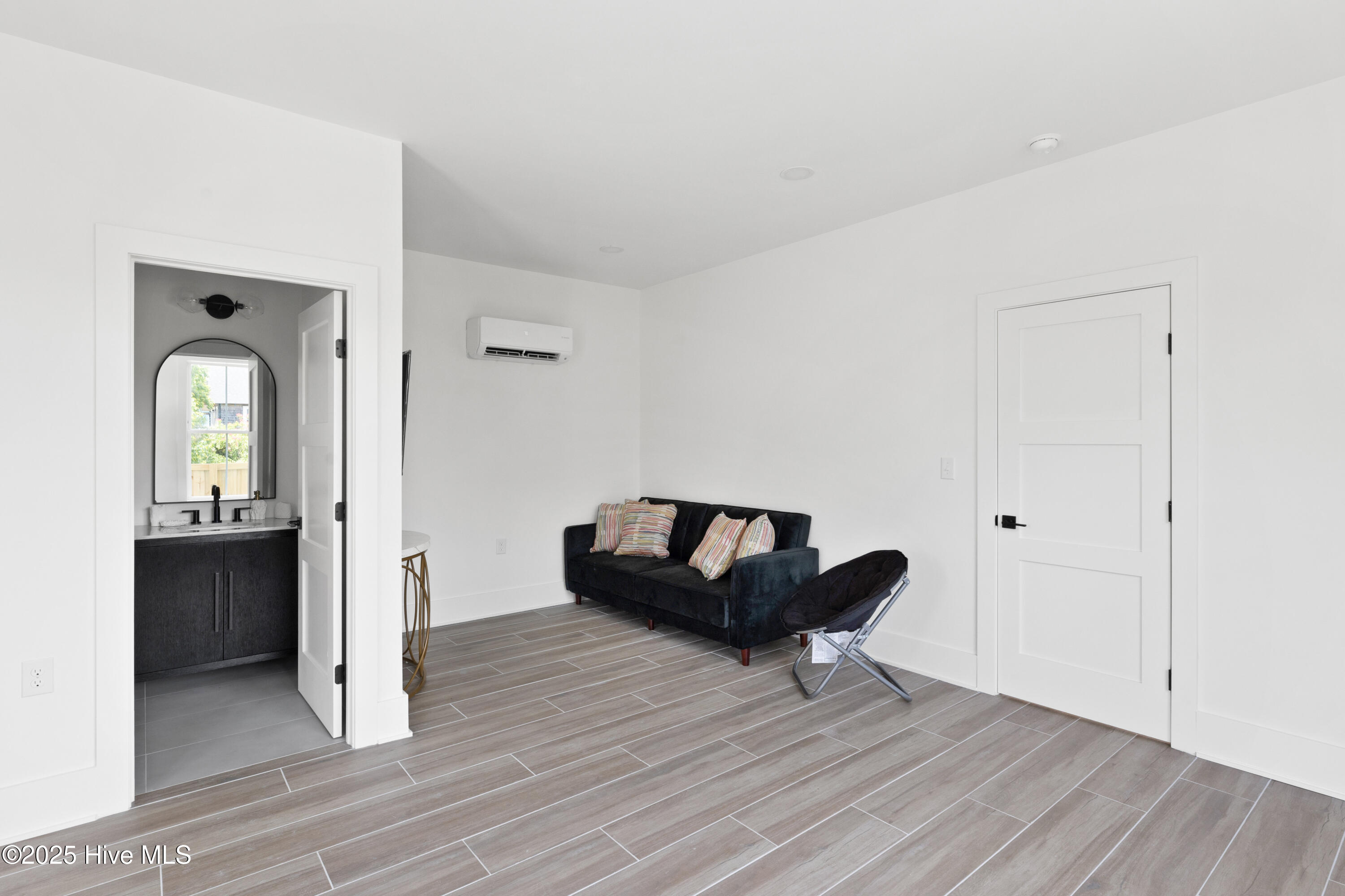 321 Fifth Avenue S, A