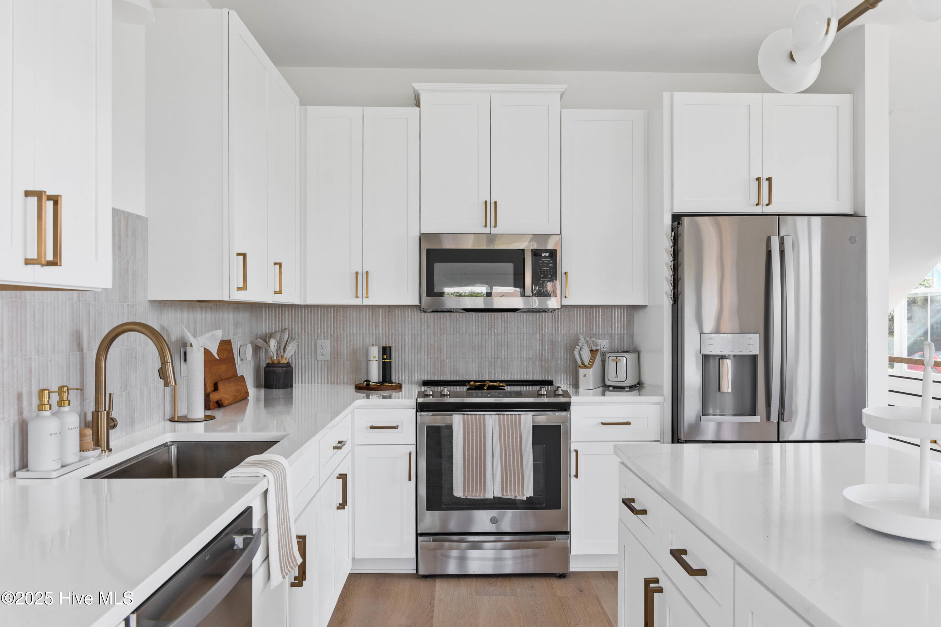 321 Fifth Avenue S, A
