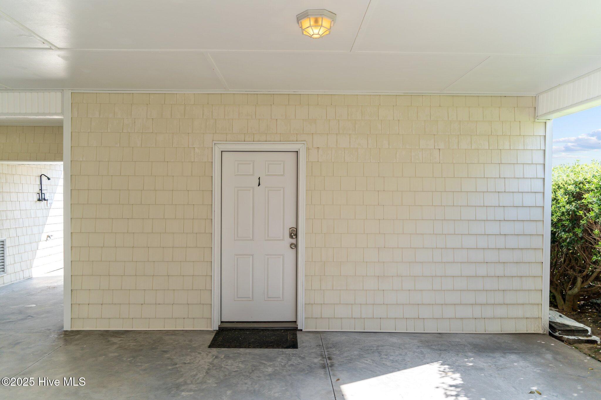 1101 N Fort Fisher Boulevard N, 1