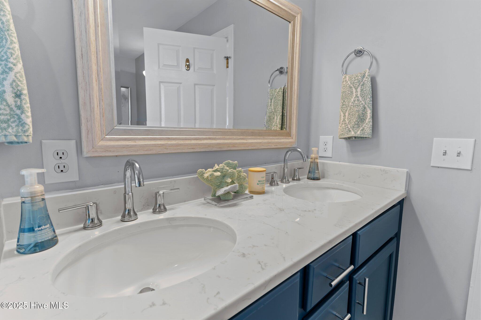 1101 N Fort Fisher Boulevard N, 1