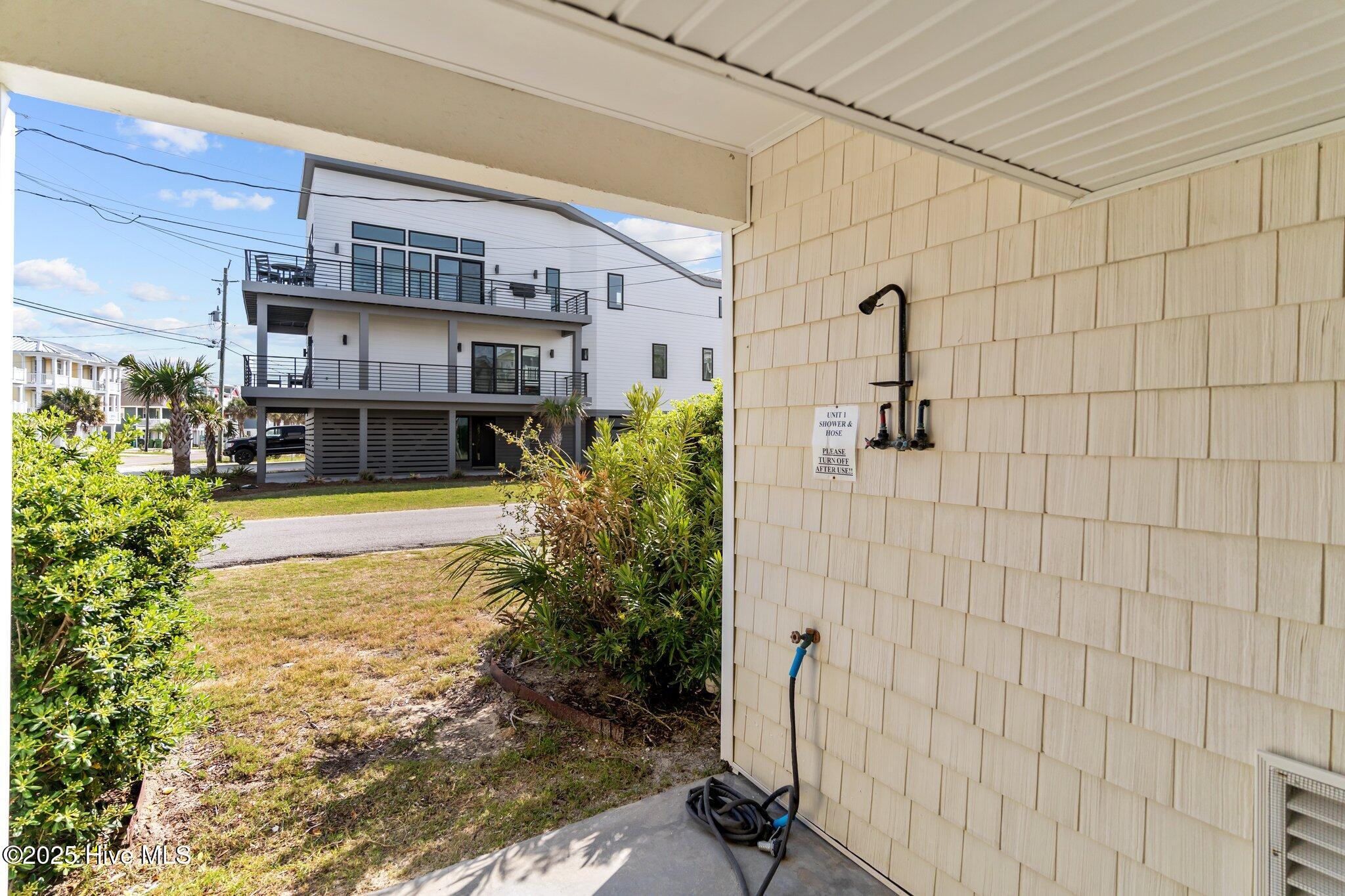 1101 N Fort Fisher Boulevard N, 1