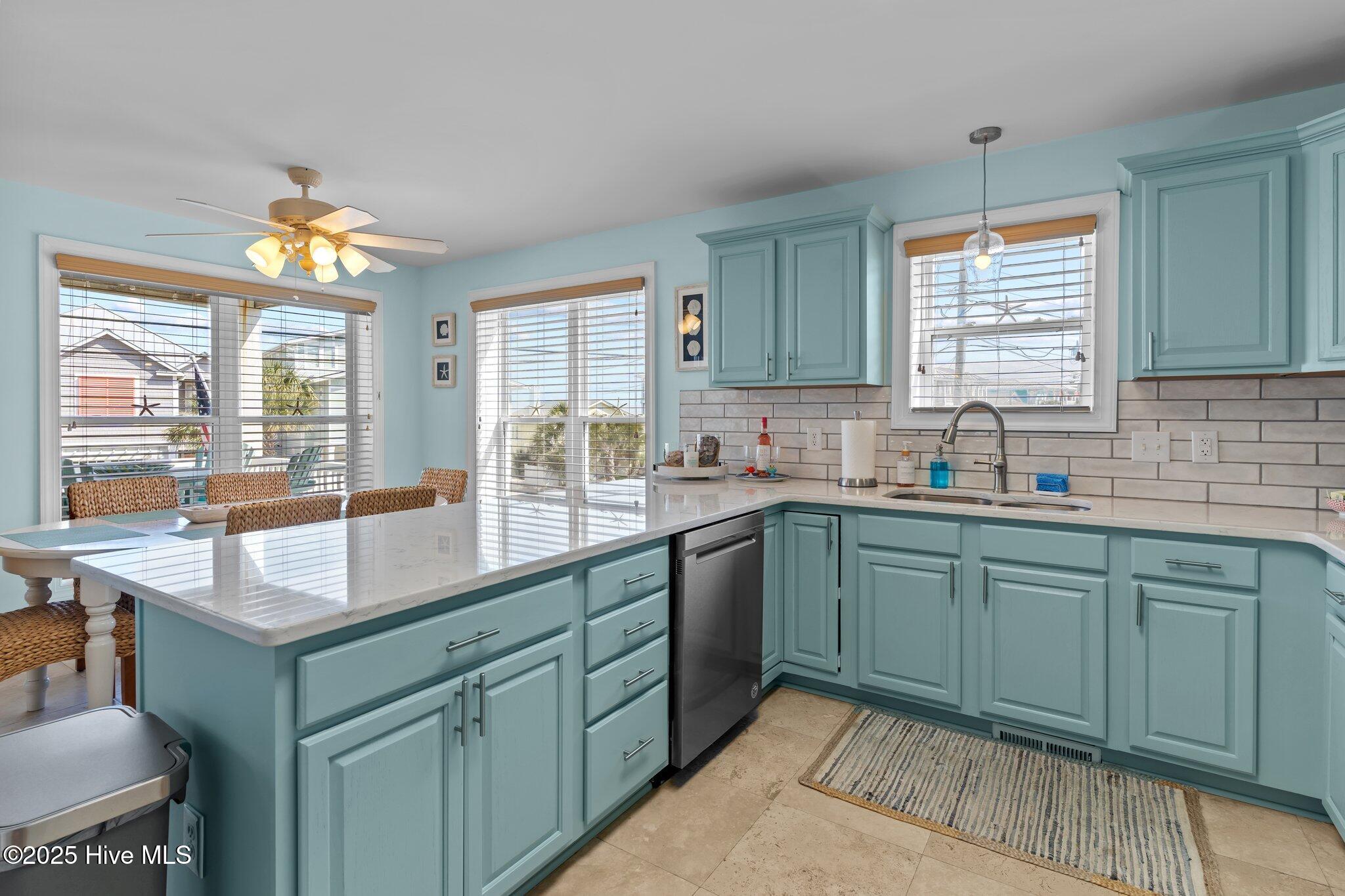 1101 N Fort Fisher Boulevard N, 1